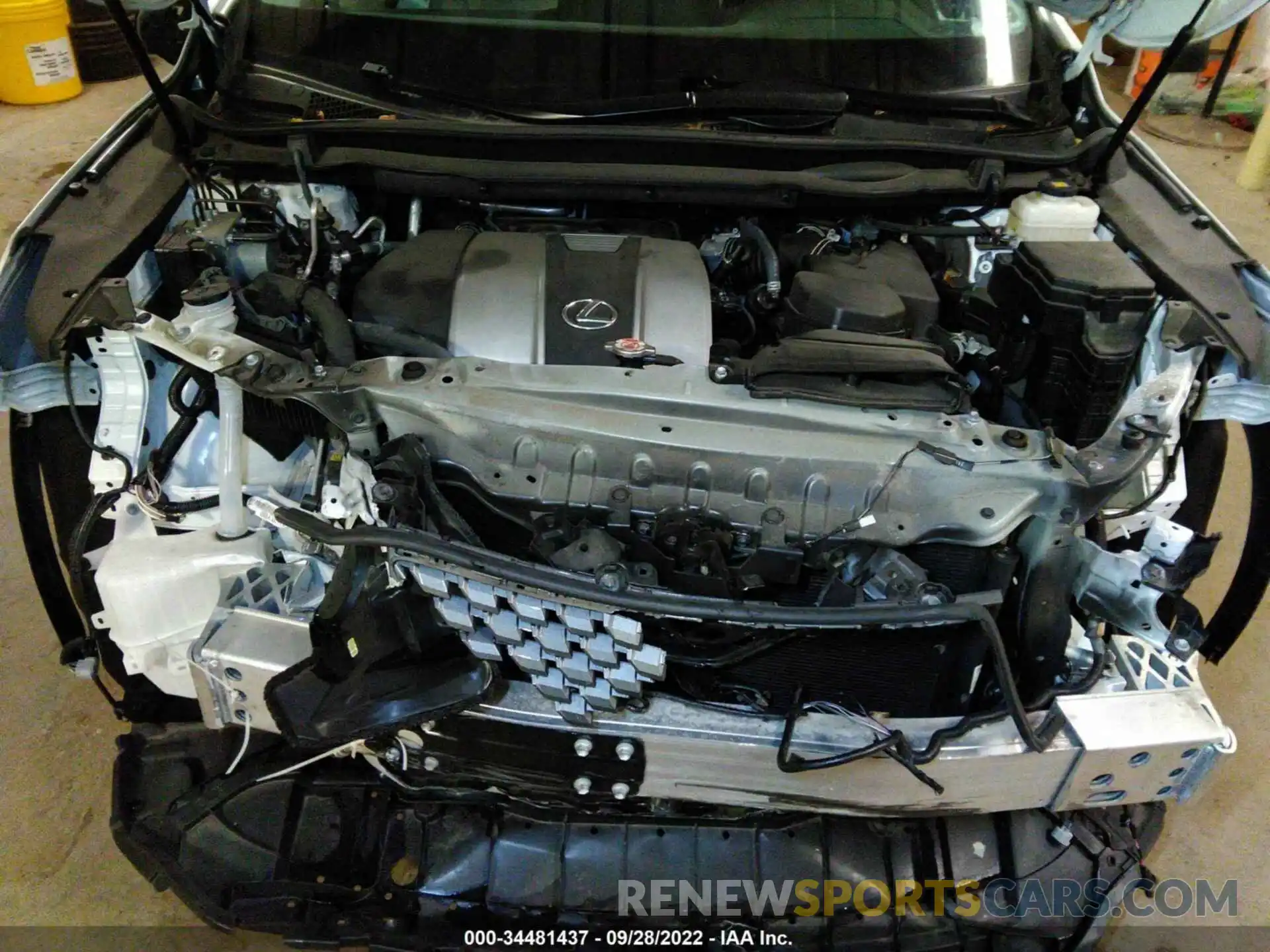 10 Photograph of a damaged car 2T2HZMDA0LC257412 LEXUS RX 2020