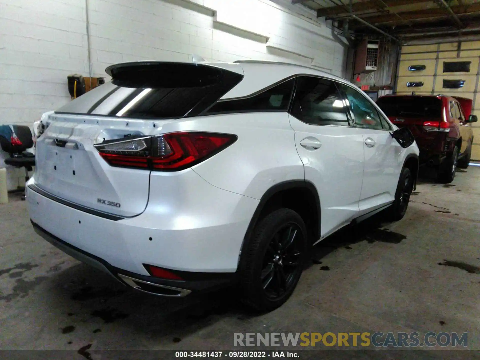 4 Photograph of a damaged car 2T2HZMDA0LC257412 LEXUS RX 2020