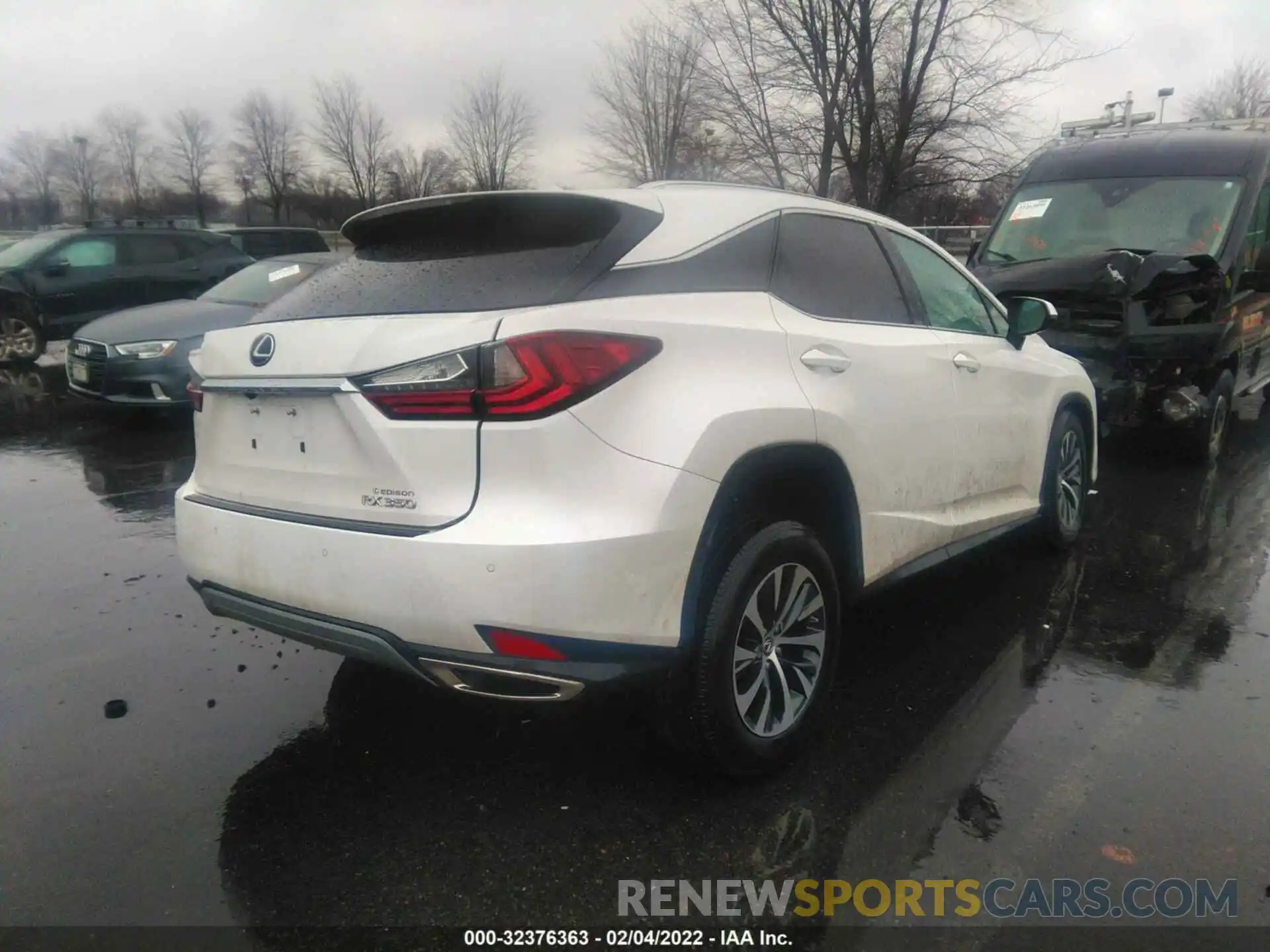 4 Photograph of a damaged car 2T2HZMDA4LC240922 LEXUS RX 2020