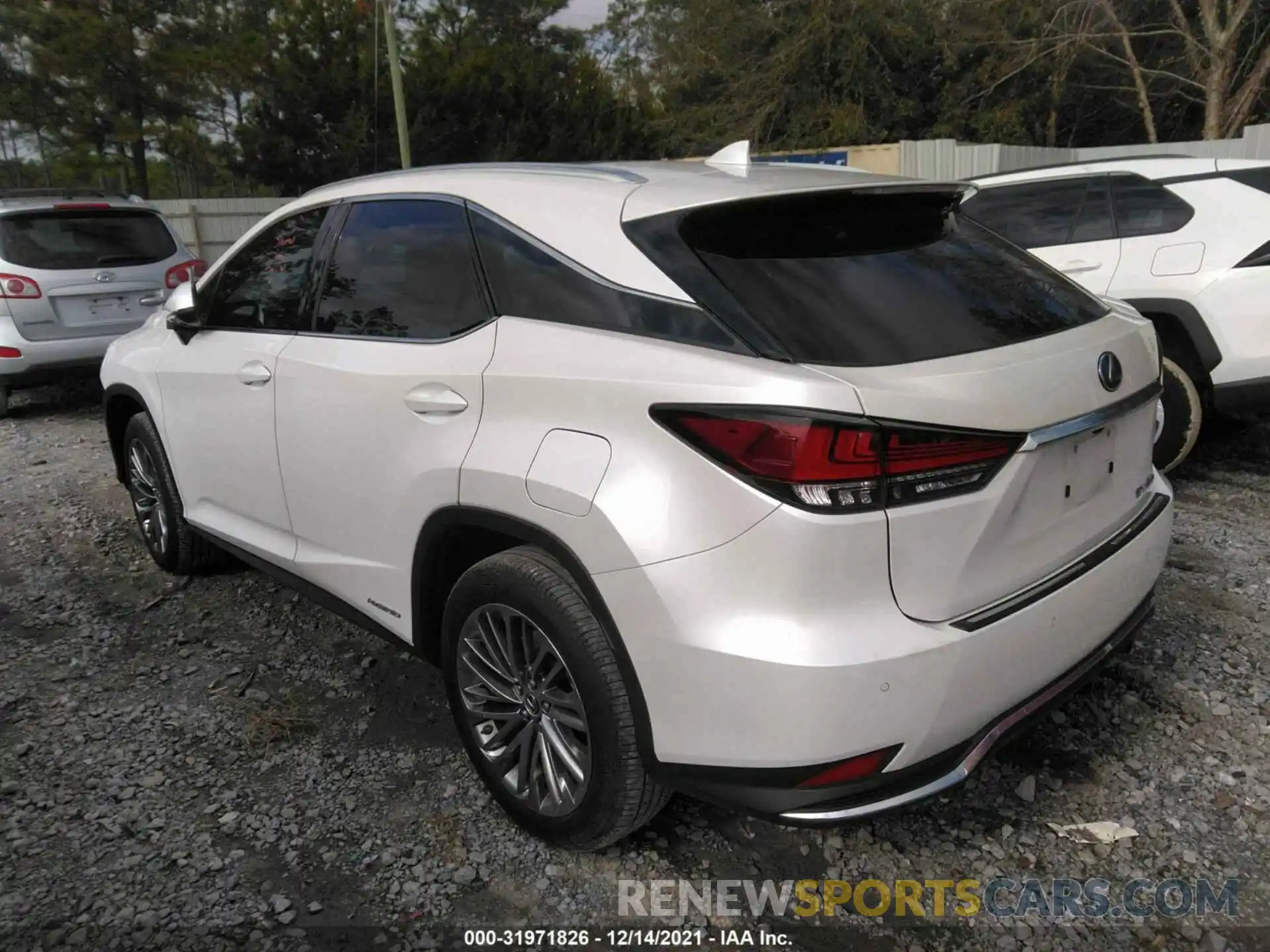 3 Photograph of a damaged car 2T2JGMDA5LC053504 LEXUS RX 2020