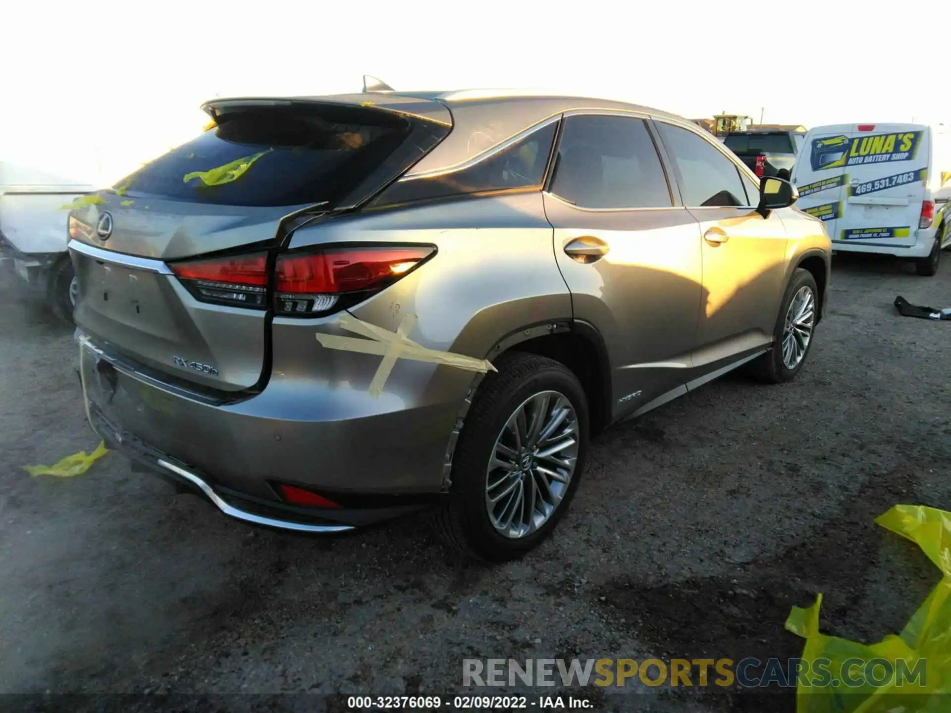 4 Photograph of a damaged car 2T2JGMDAXLC050761 LEXUS RX 2020