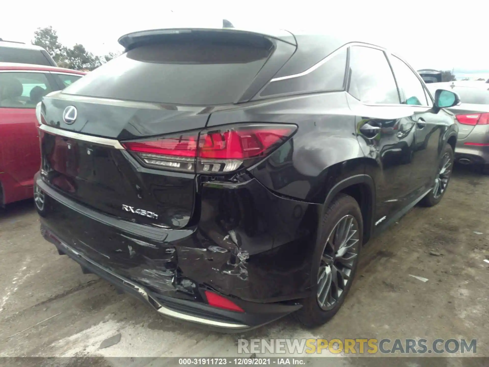 4 Photograph of a damaged car 2T2YGMDA4LC050950 LEXUS RX 2020