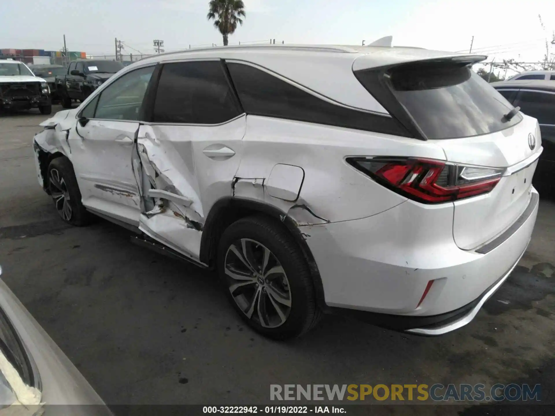 3 Photograph of a damaged car JTJHZKEA4L2017525 LEXUS RX 2020