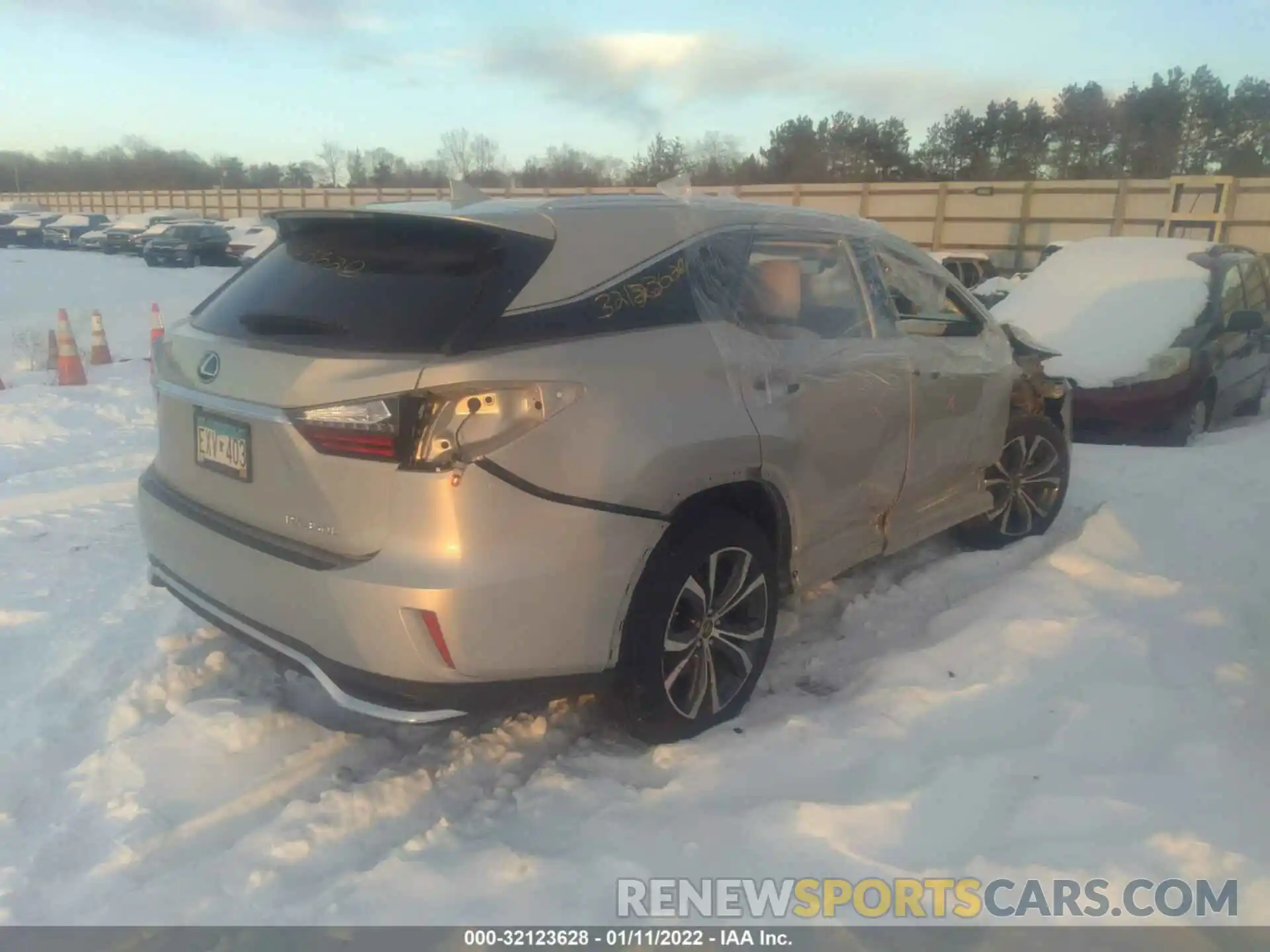 4 Photograph of a damaged car JTJHZKFA9L2026784 LEXUS RX 2020