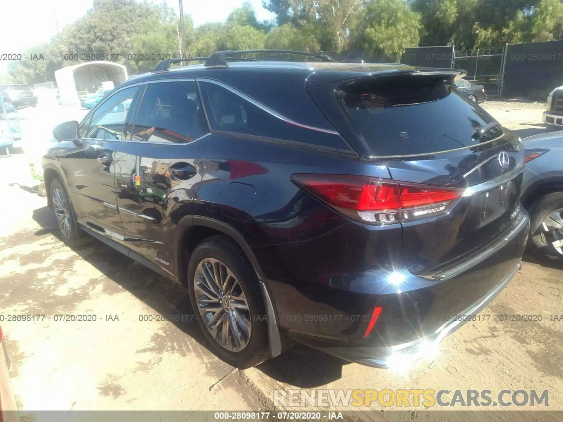 3 Фотография поврежденного автомобиля JTJJGKFA7L2009201 LEXUS RX 2020