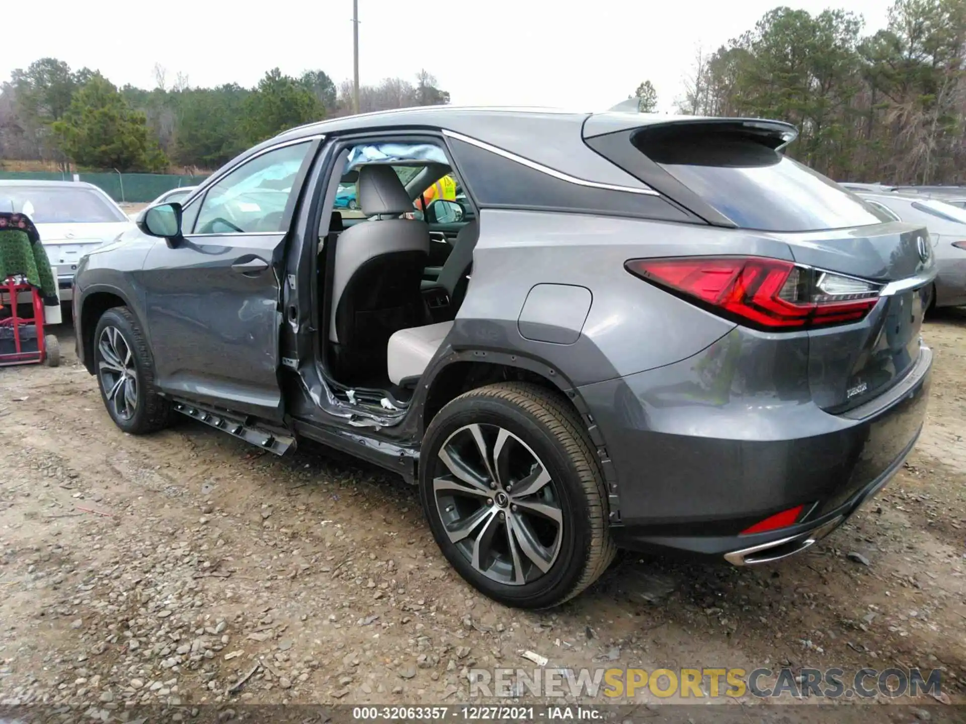 3 Photograph of a damaged car 2T2HZMAA6MC195973 LEXUS RX 2021