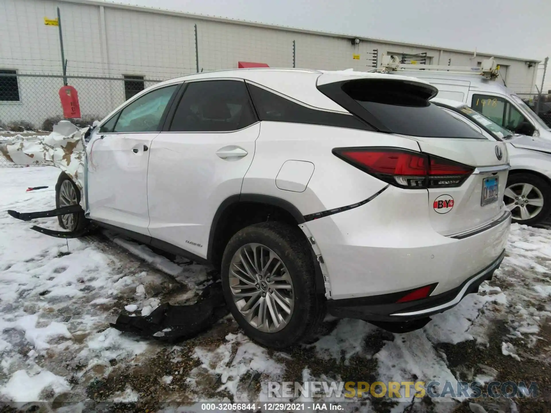 3 Фотография поврежденного автомобиля 2T2JGMDA7MC064764 LEXUS RX 2021