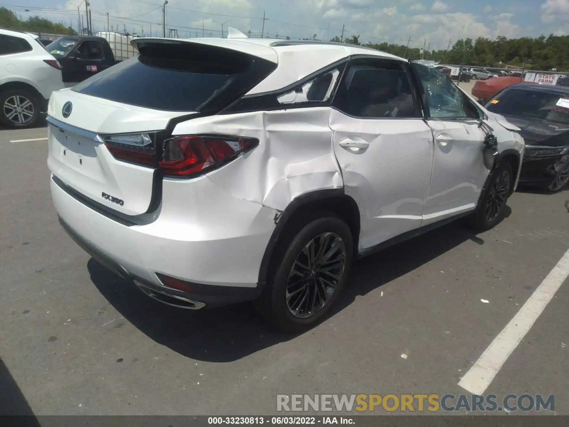 4 Photograph of a damaged car 2T2HZMAA0NC226975 LEXUS RX 2022