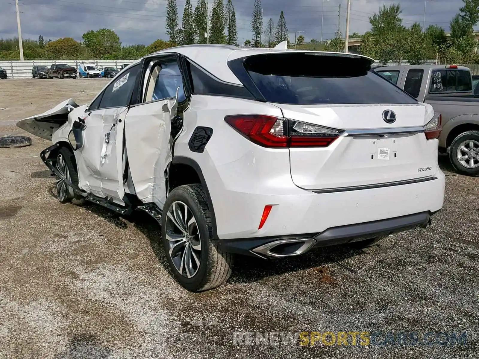 3 Фотография поврежденного автомобиля 2T2ZZMCA3KC133560 LEXUS RX 350 2019