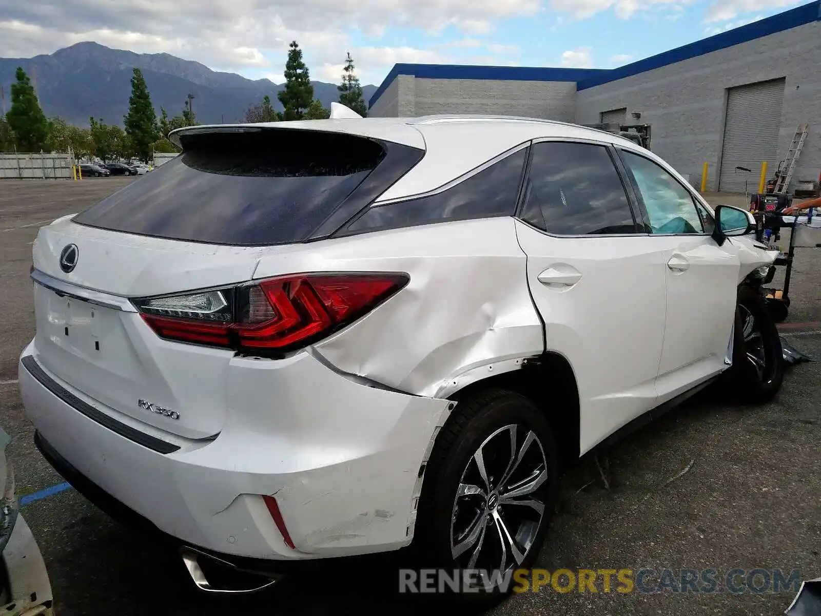 4 Фотография поврежденного автомобиля 2T2ZZMCA6KC137022 LEXUS RX 350 BAS 2019