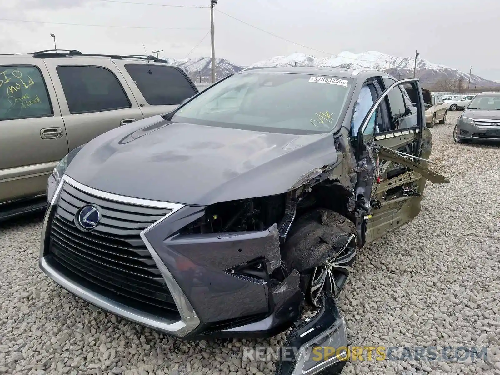 2 Фотография поврежденного автомобиля 2T2BGMCA7KC035414 LEXUS RX 450H BA 2019