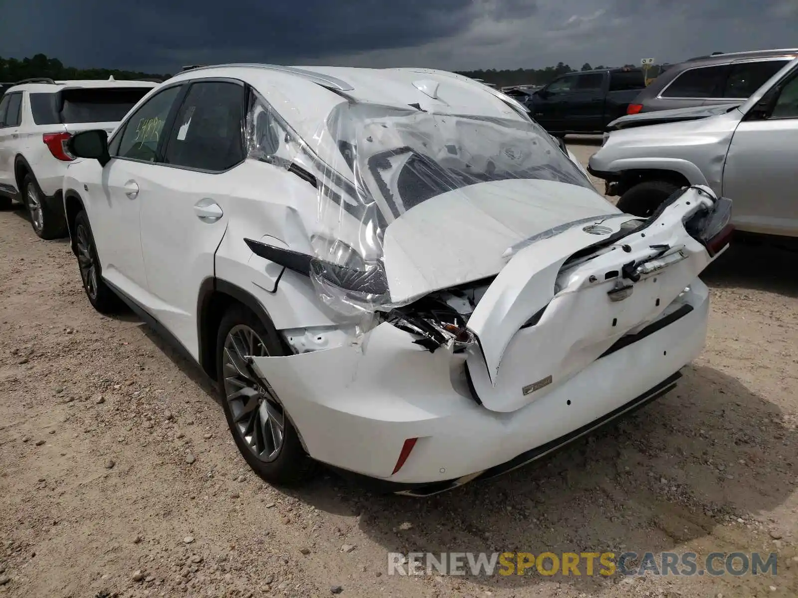 3 Фотография поврежденного автомобиля 2T2BZMCA8KC174106 LEXUS RX350 2019