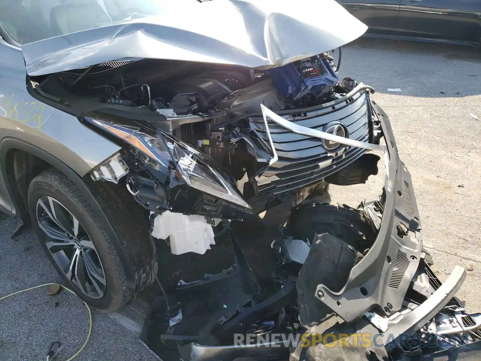 9 Photograph of a damaged car 2T2ZZMCA1KC123111 LEXUS RX350 2019