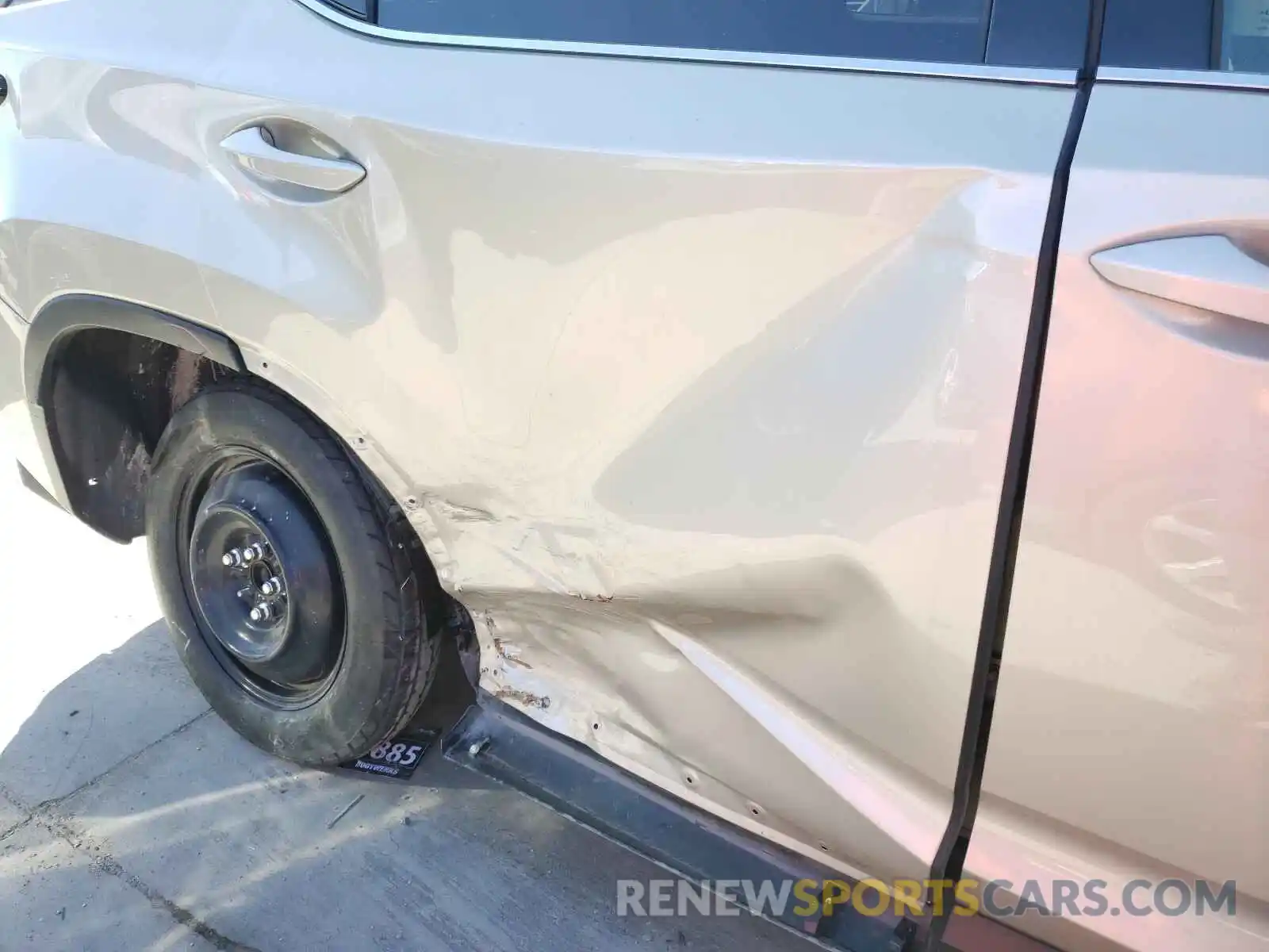 9 Photograph of a damaged car 2T2ZZMCA1KC127370 LEXUS RX350 2019