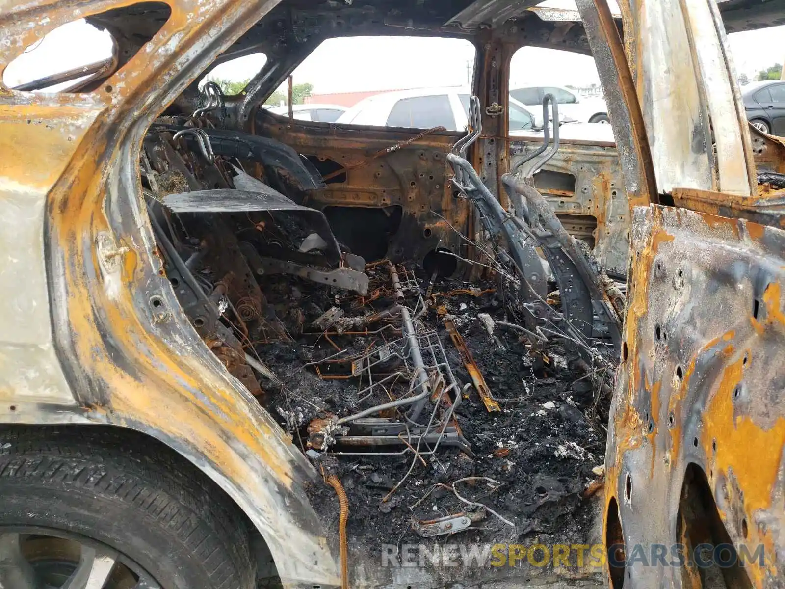 6 Photograph of a damaged car 2T2ZZMCA5KC133169 LEXUS RX350 2019