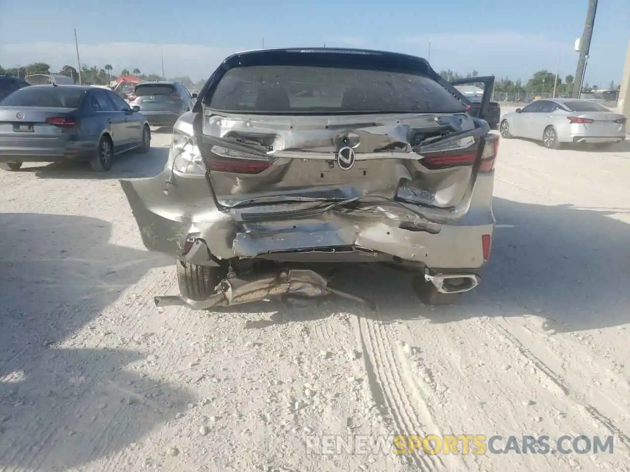 9 Photograph of a damaged car 2T2ZZMCA6KC149137 LEXUS RX350 2019