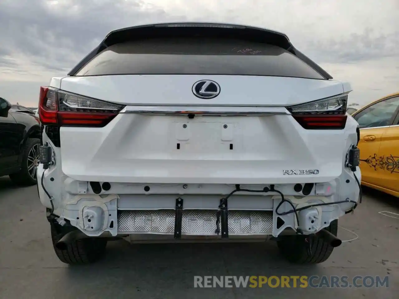 9 Photograph of a damaged car 2T2ZZMCA7KC131133 LEXUS RX350 2019