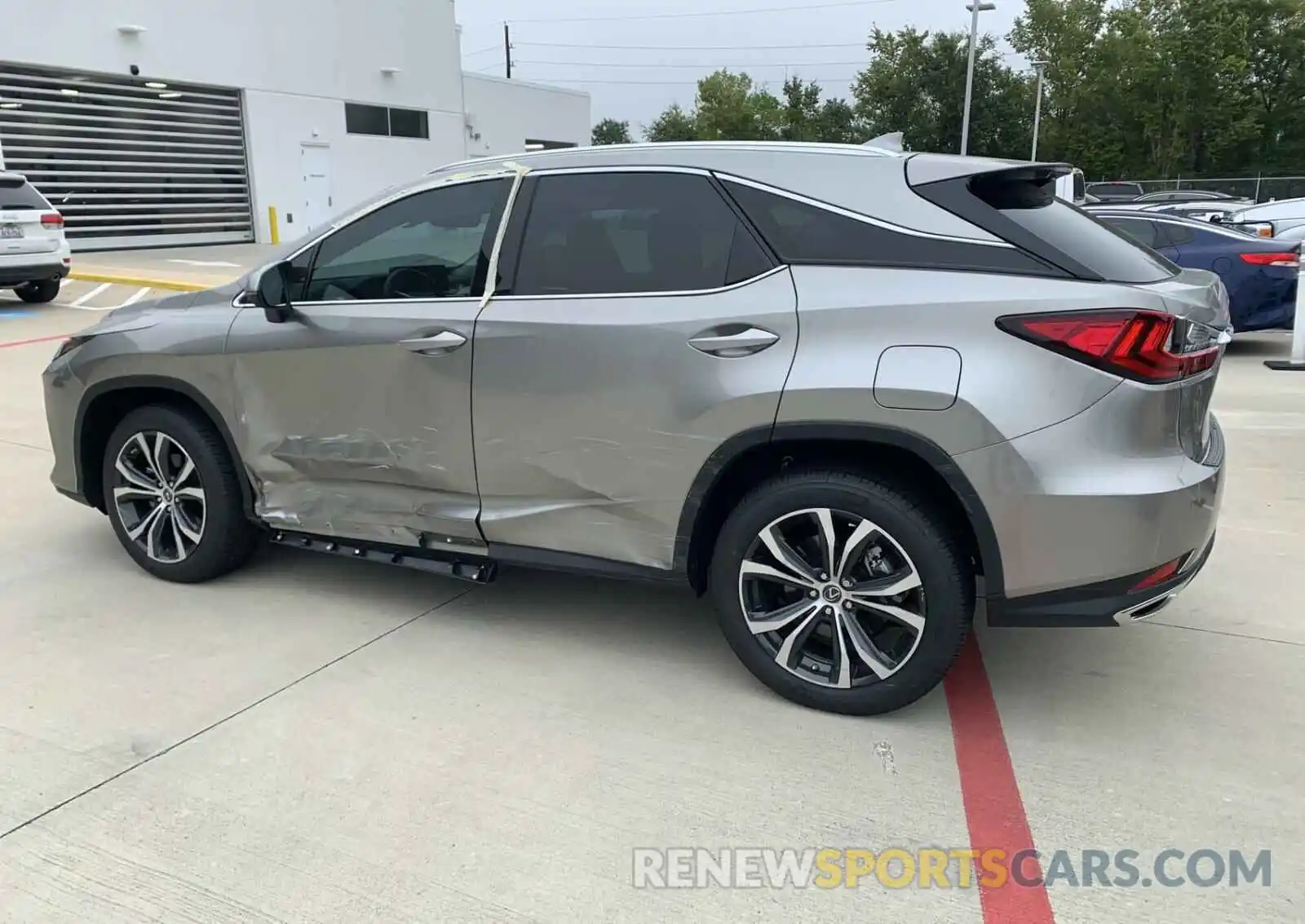 3 Photograph of a damaged car 2T2HZMAA2LC174634 LEXUS RX350 2020