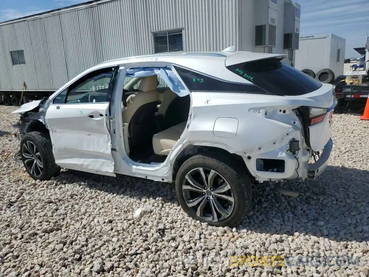 2 Фотография поврежденного автомобиля 2T2HZMAA3LC160869 LEXUS RX350 2020