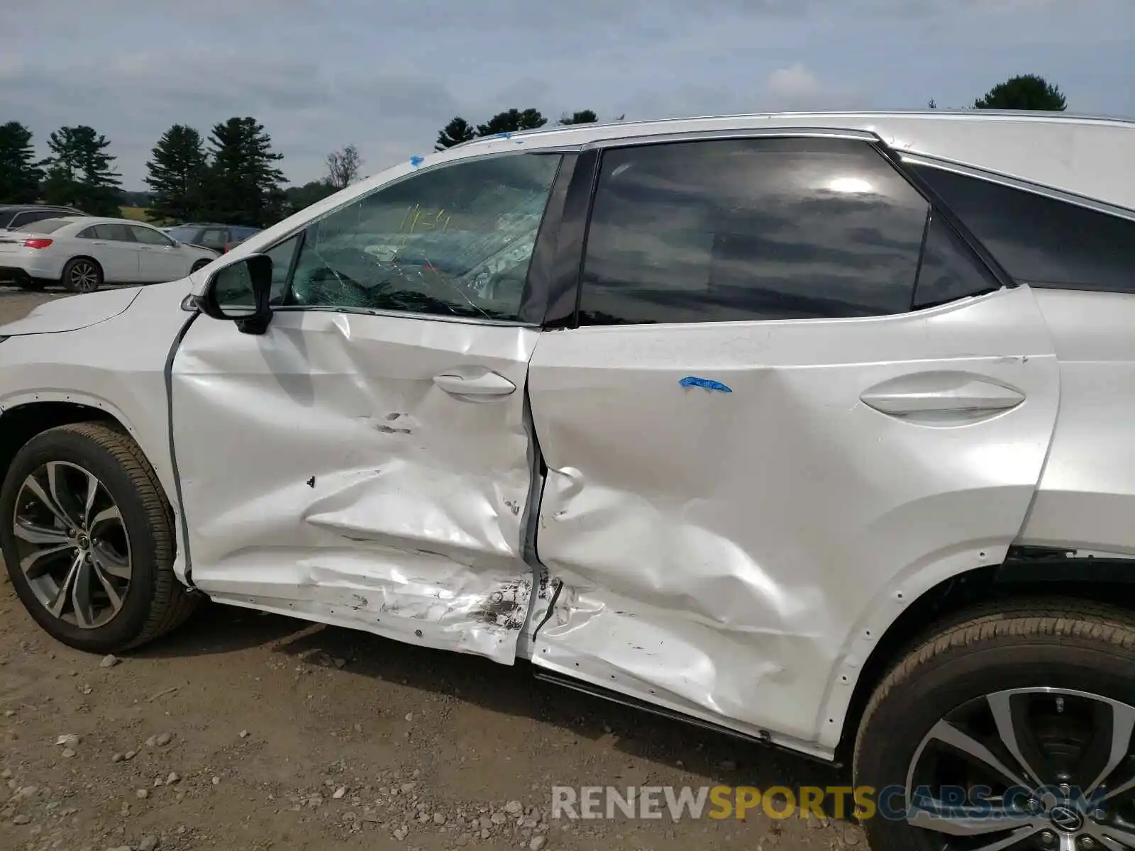 10 Photograph of a damaged car 2T2HZMDA6LC220073 LEXUS RX350 2020