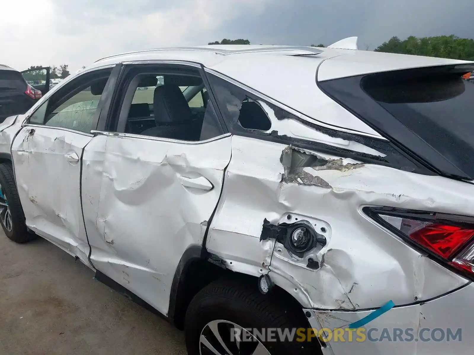 9 Photograph of a damaged car 2T2HZMDA9LC220262 LEXUS RX350 2020