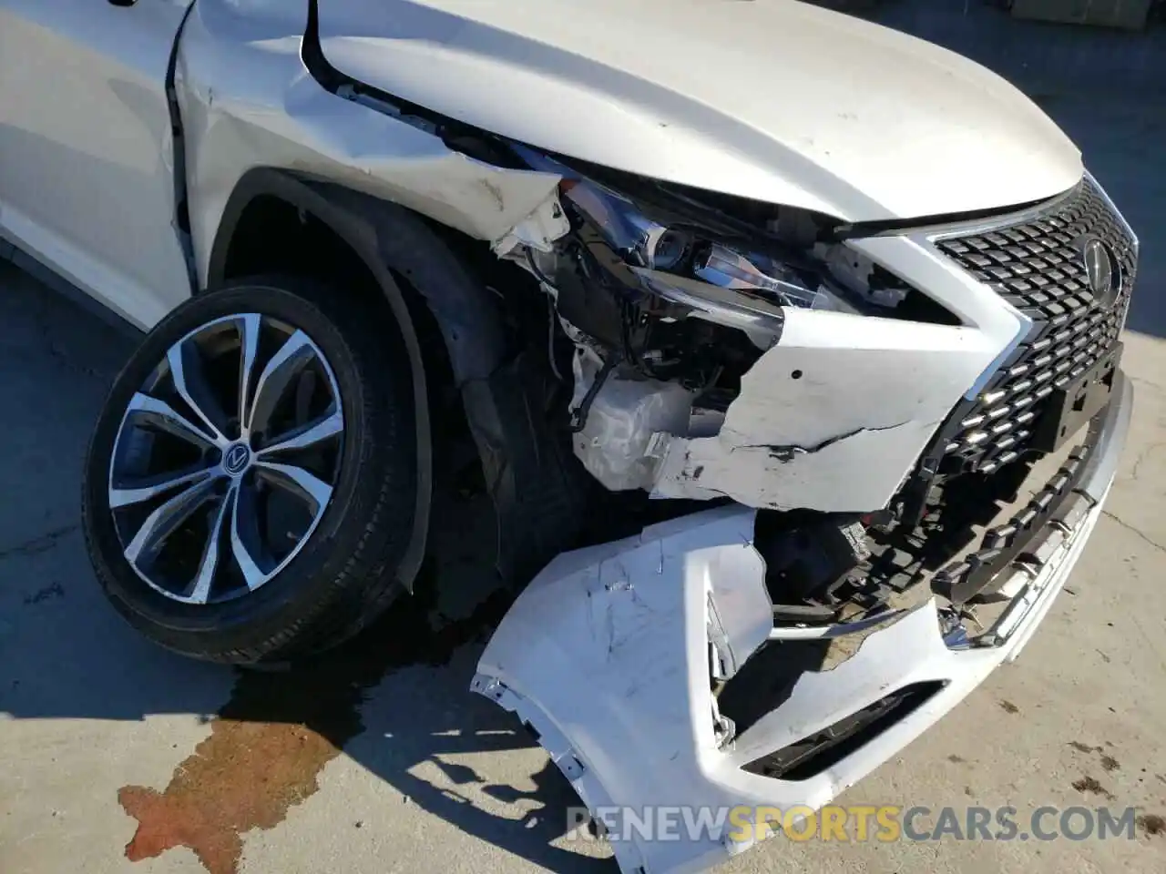 9 Photograph of a damaged car JTJHZKEA2L2015028 LEXUS RX350 2020