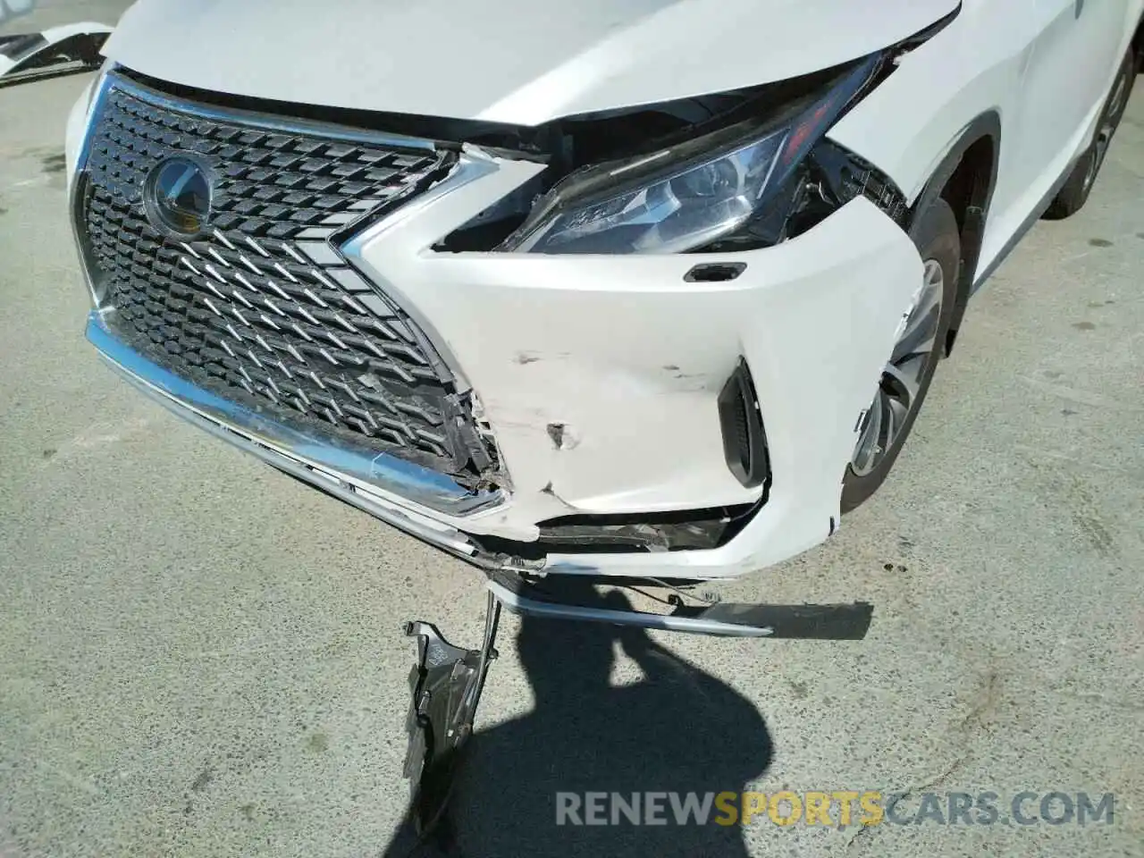 9 Photograph of a damaged car 2T2AZMDA1MC266767 LEXUS RX350 2021