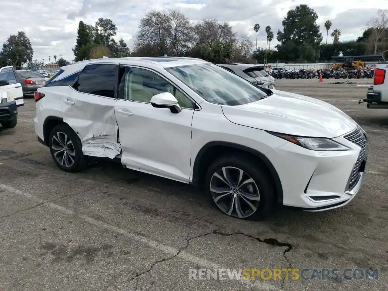 4 Photograph of a damaged car 2T2HZMAA4NC248378 LEXUS RX350 2022