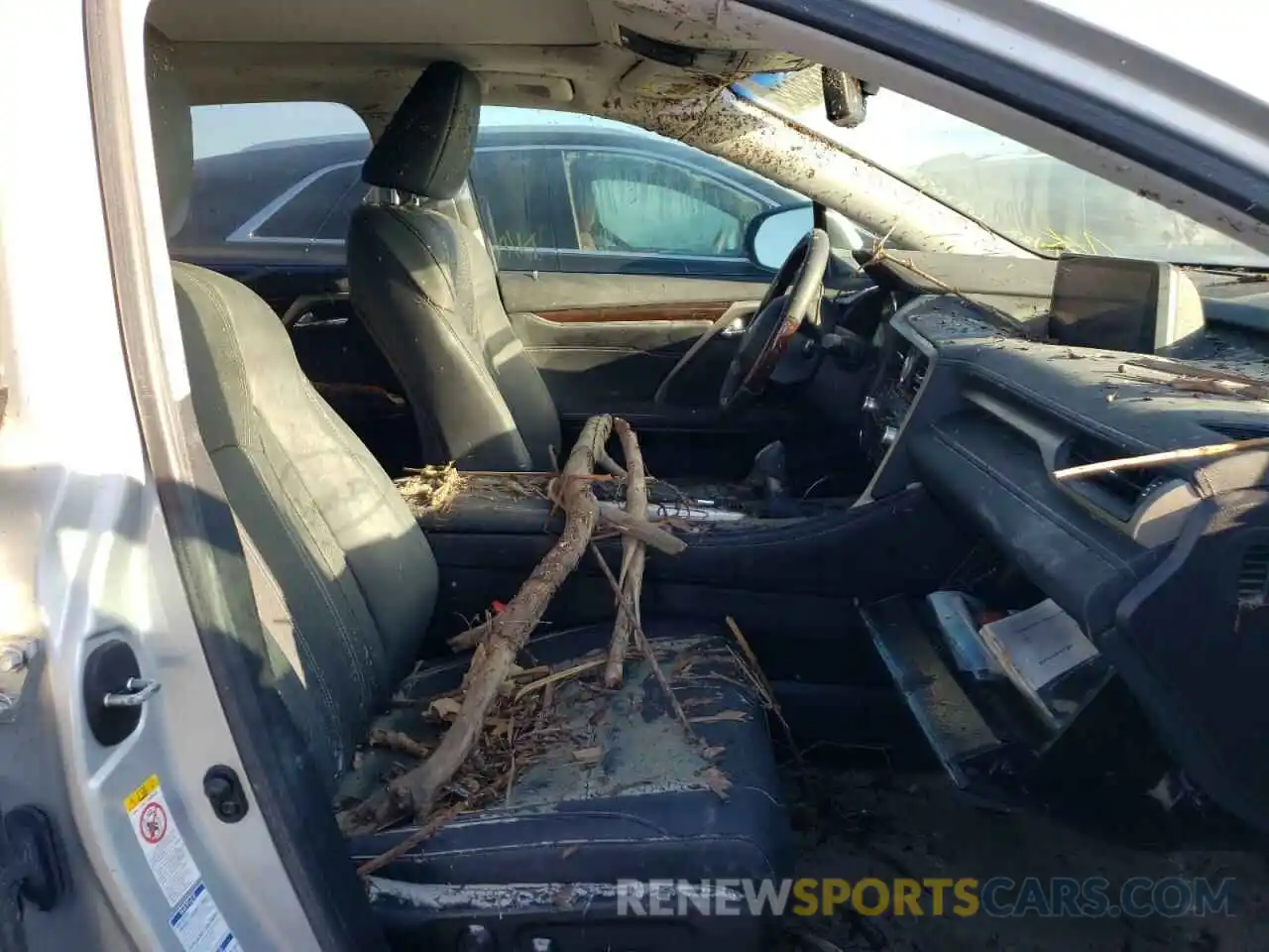 5 Photograph of a damaged car 2T2BGMCA3KC033787 LEXUS RX450 2019