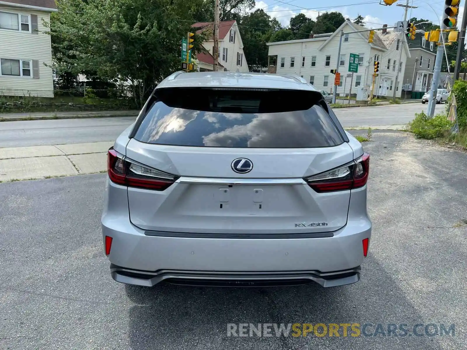 10 Photograph of a damaged car 2T2BGMCA4KC032745 LEXUS RX450 2019