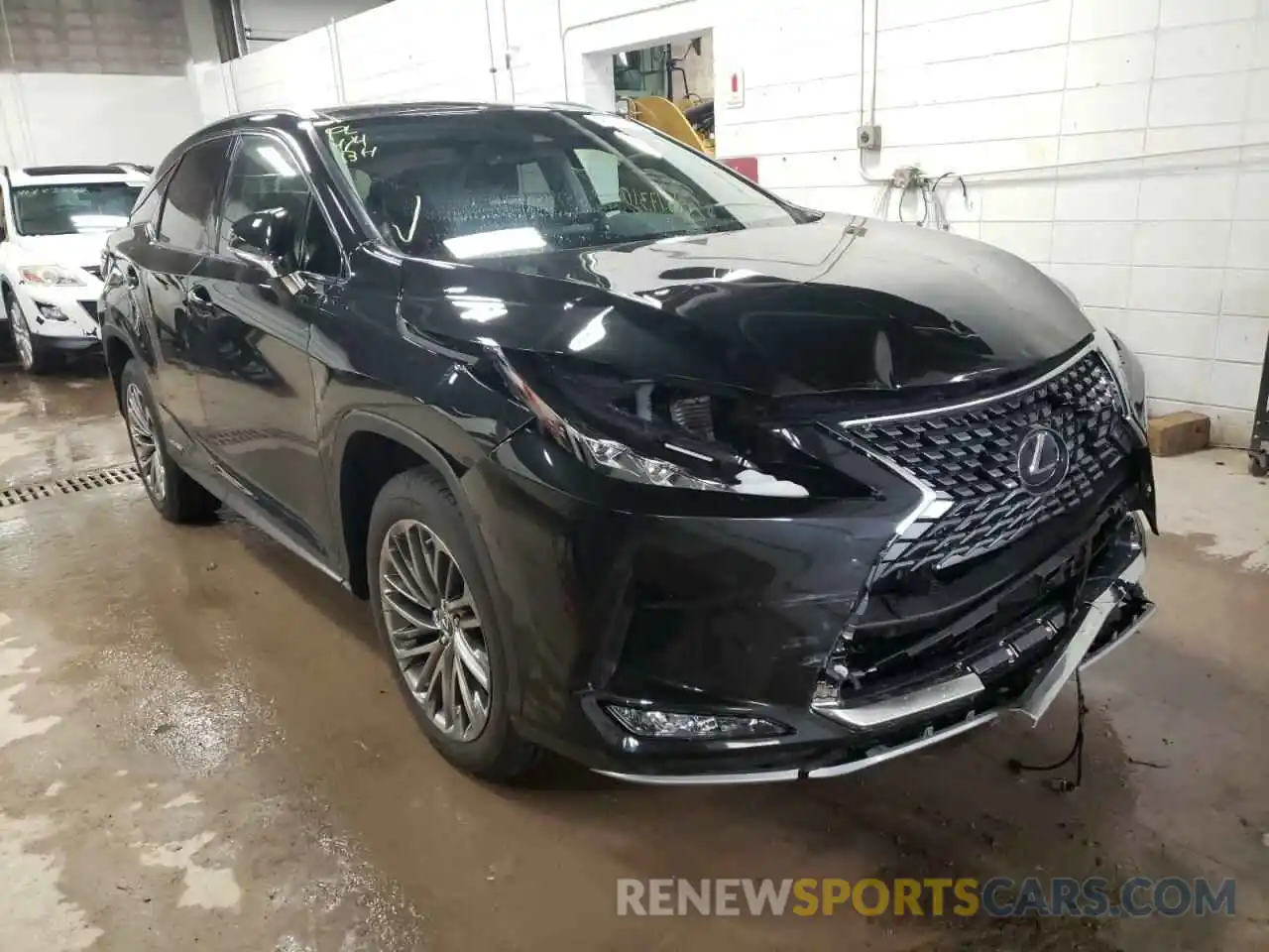 1 Фотография поврежденного автомобиля 2T2JGMDA0LC047674 LEXUS RX450 2020