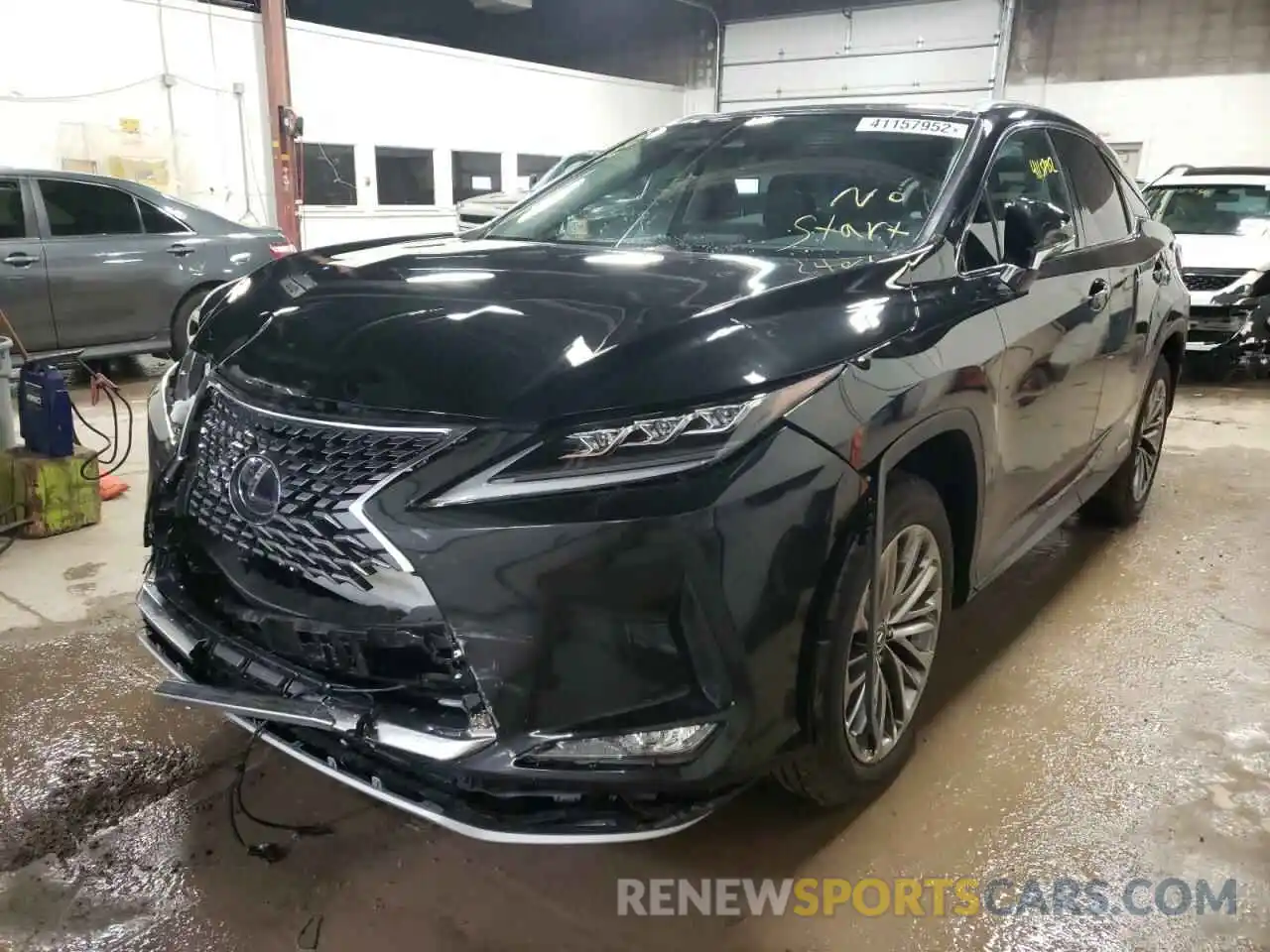 2 Фотография поврежденного автомобиля 2T2JGMDA0LC047674 LEXUS RX450 2020