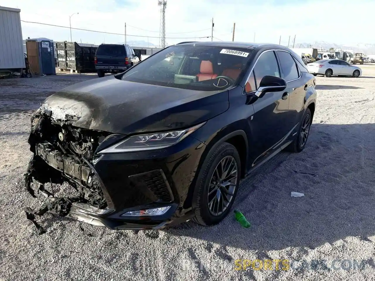 2 Фотография поврежденного автомобиля 2T2YGMDA9LC043699 LEXUS RX450 2020