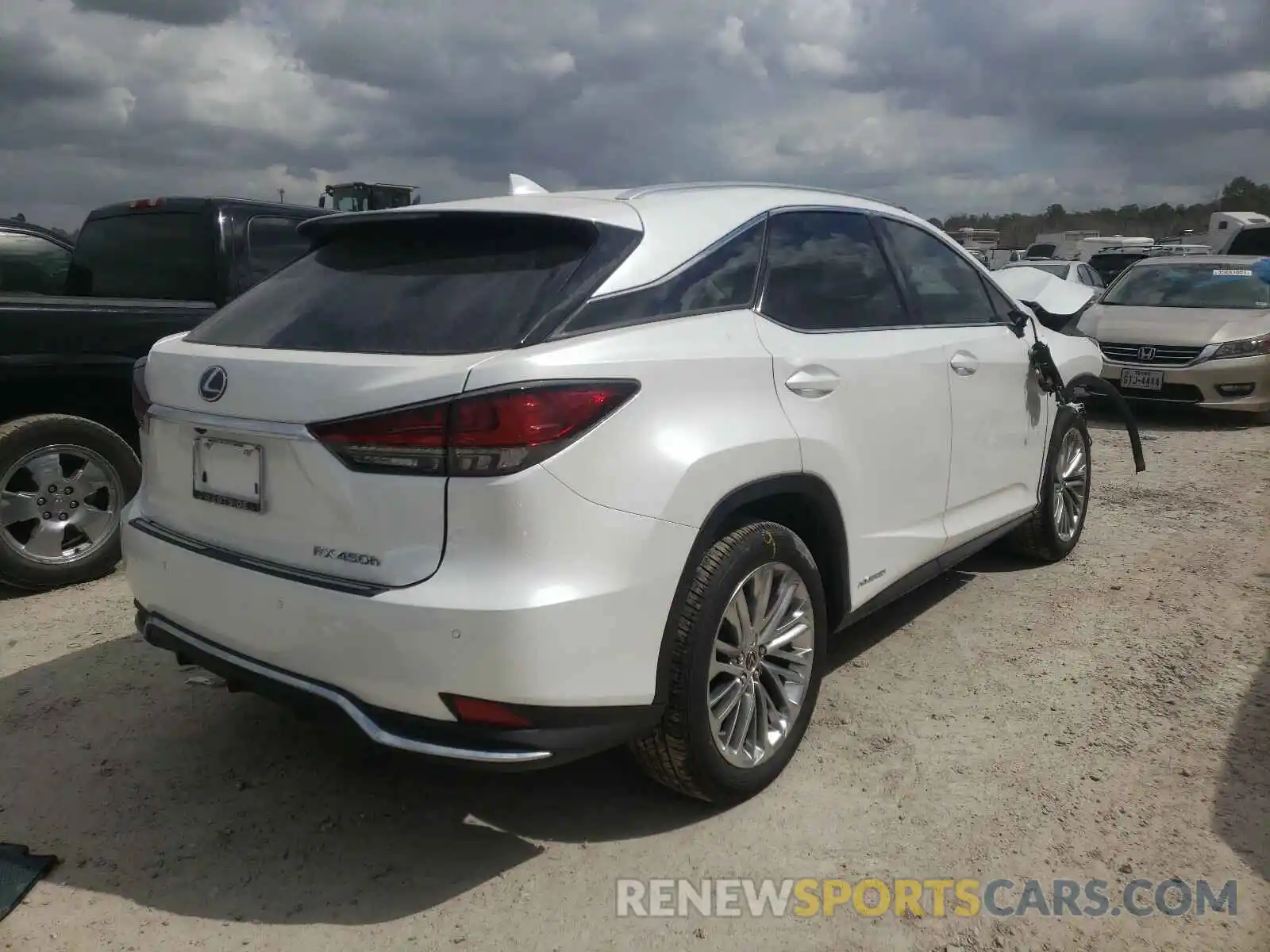 4 Photograph of a damaged car 2T2JGMDA3MC061313 LEXUS RX450 2021