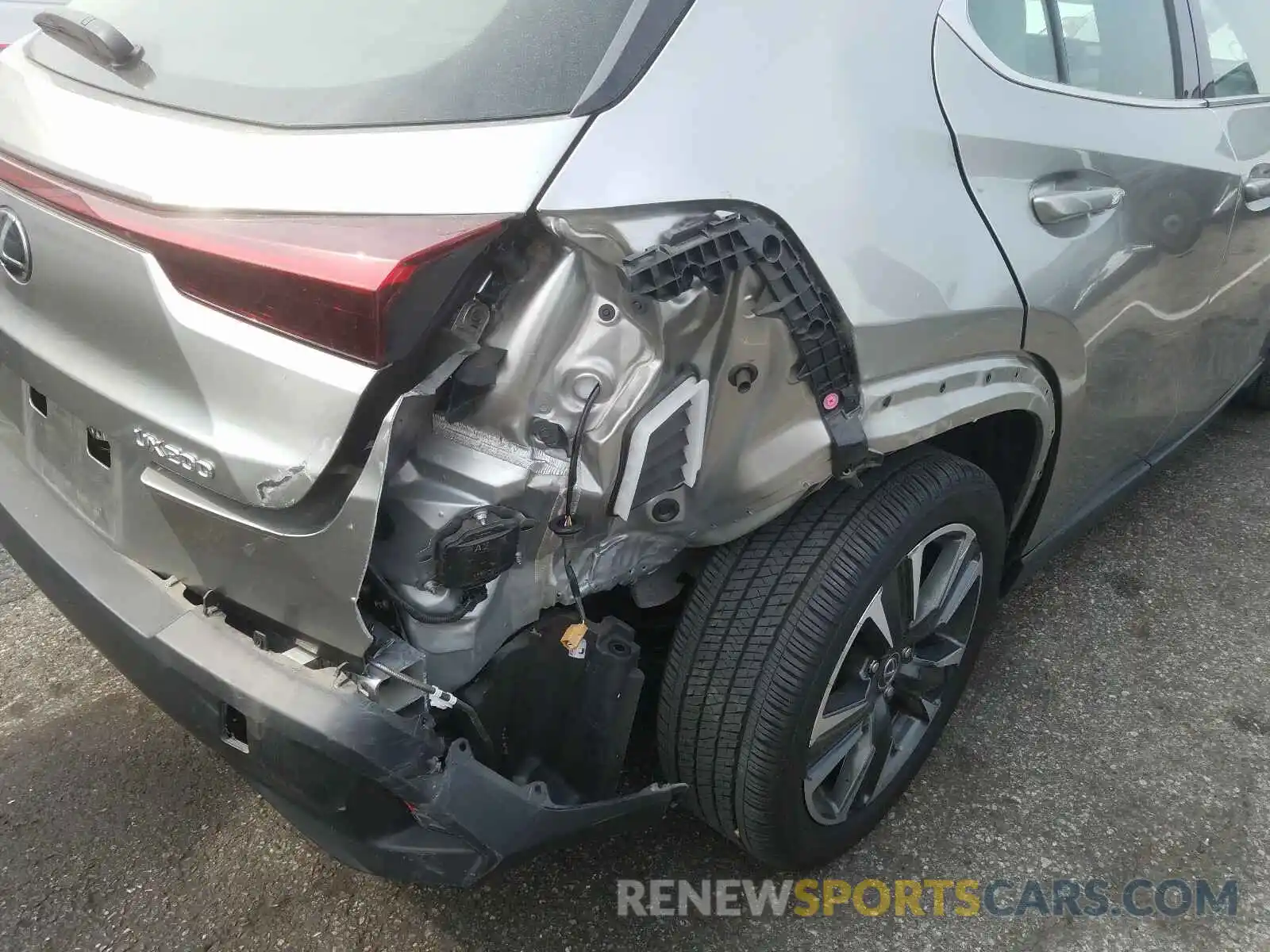 9 Photograph of a damaged car JTHY3JBH4K2007817 LEXUS UX 200 2019