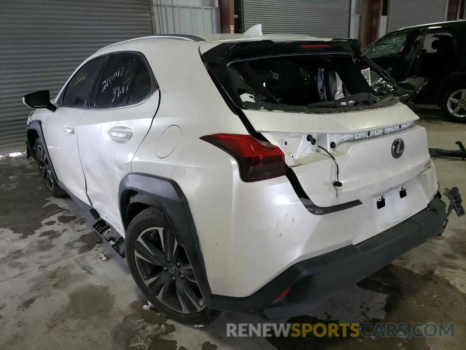 3 Фотография поврежденного автомобиля JTHY3JBH5K2018633 LEXUS UX 200 2019