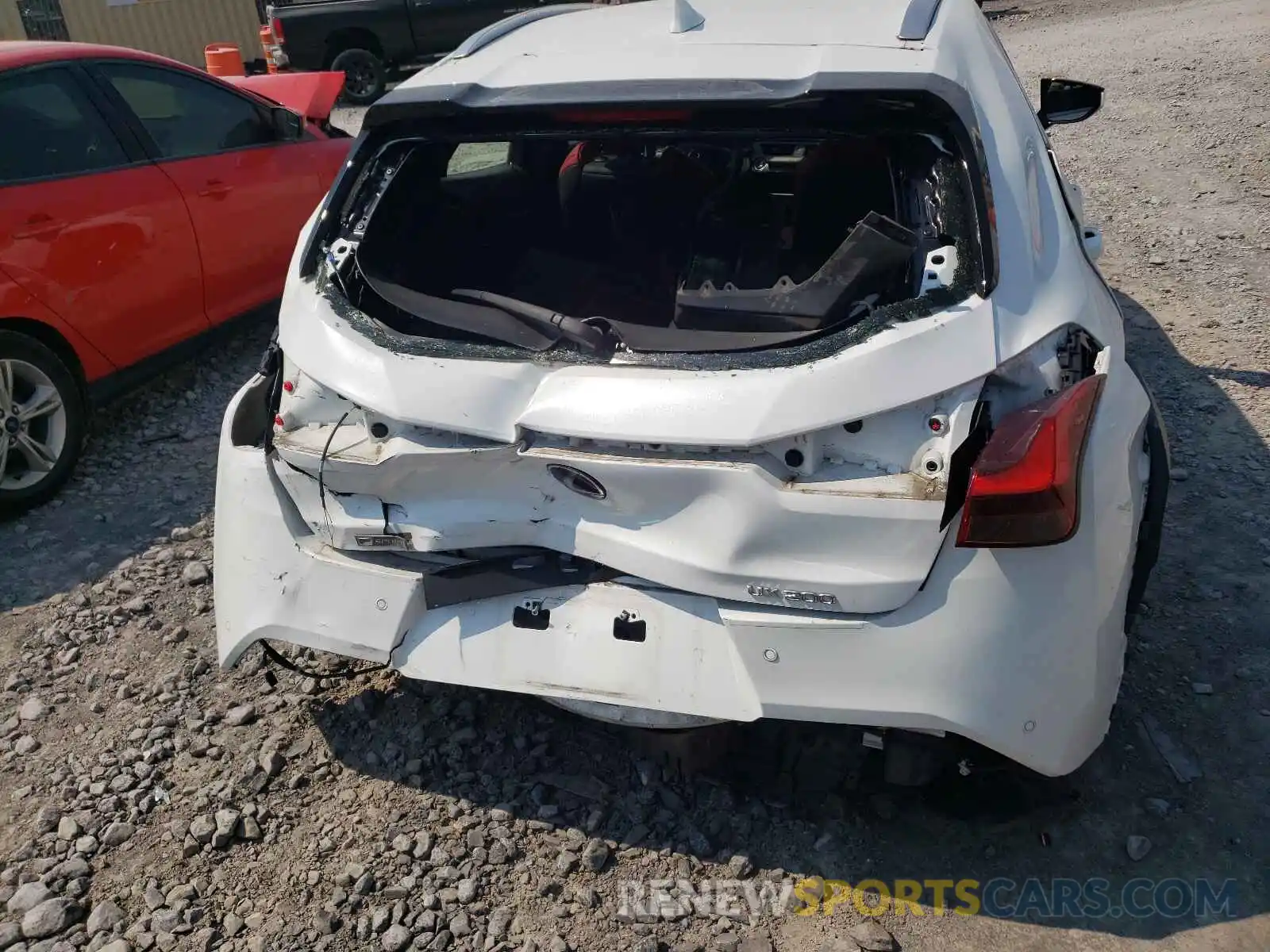 9 Photograph of a damaged car JTHY3JBH6K2003395 LEXUS UX 200 2019