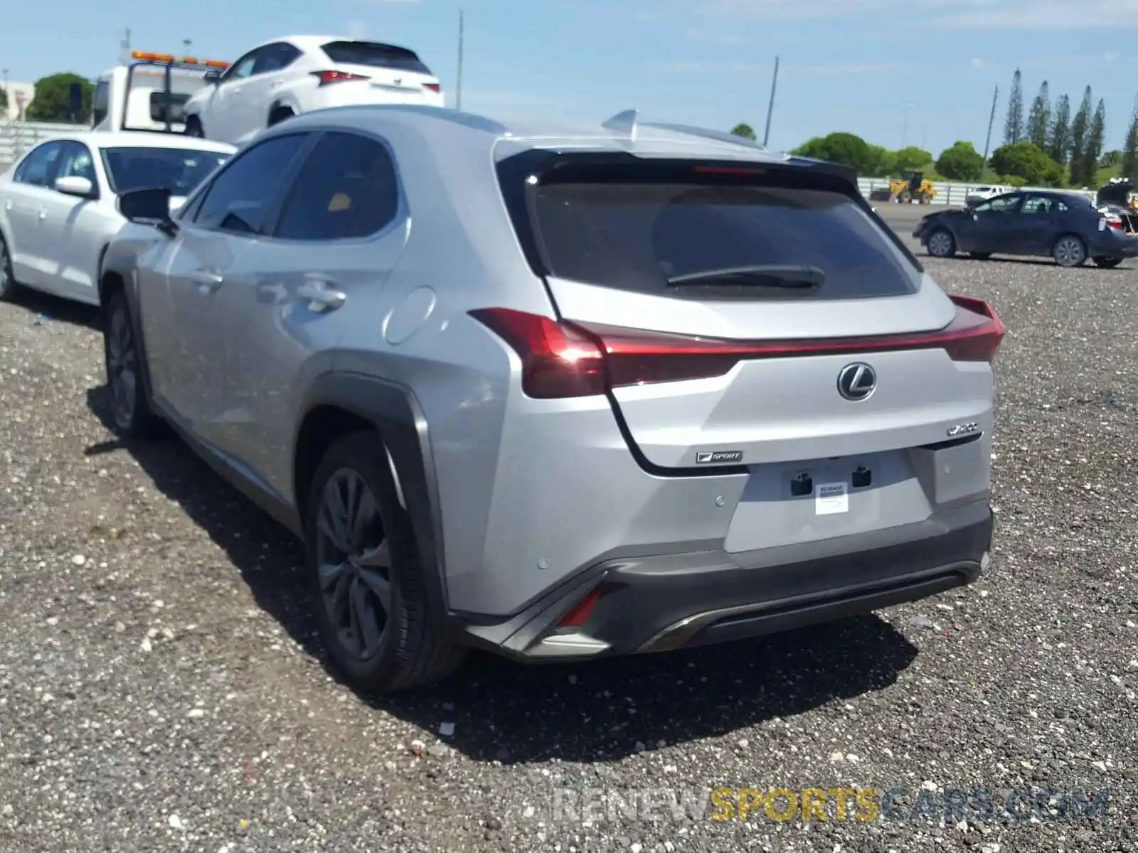 3 Фотография поврежденного автомобиля JTHY3JBH8K2005746 LEXUS UX 200 2019