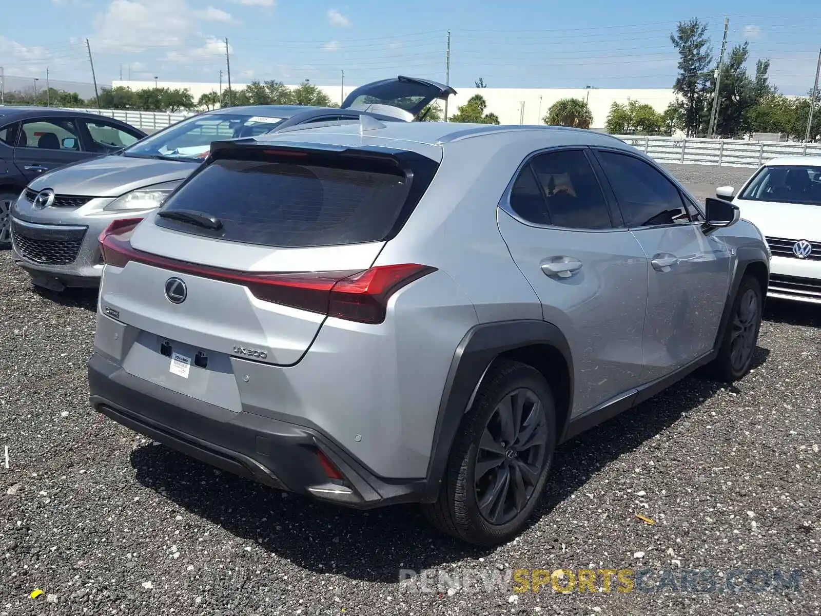 4 Photograph of a damaged car JTHY3JBH8K2005746 LEXUS UX 200 2019