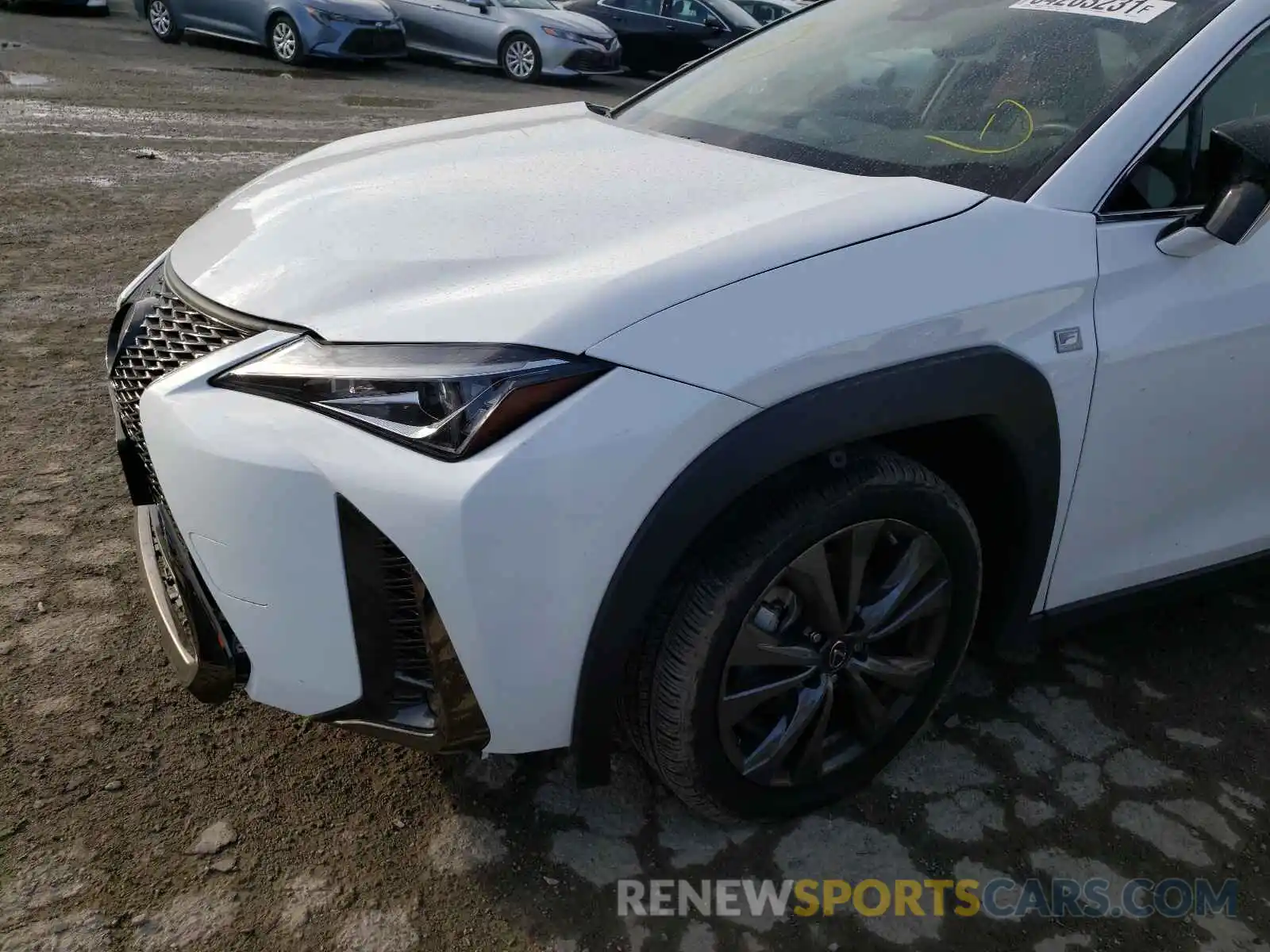 9 Фотография поврежденного автомобиля JTHY3JBHXK2020636 LEXUS UX 200 2019