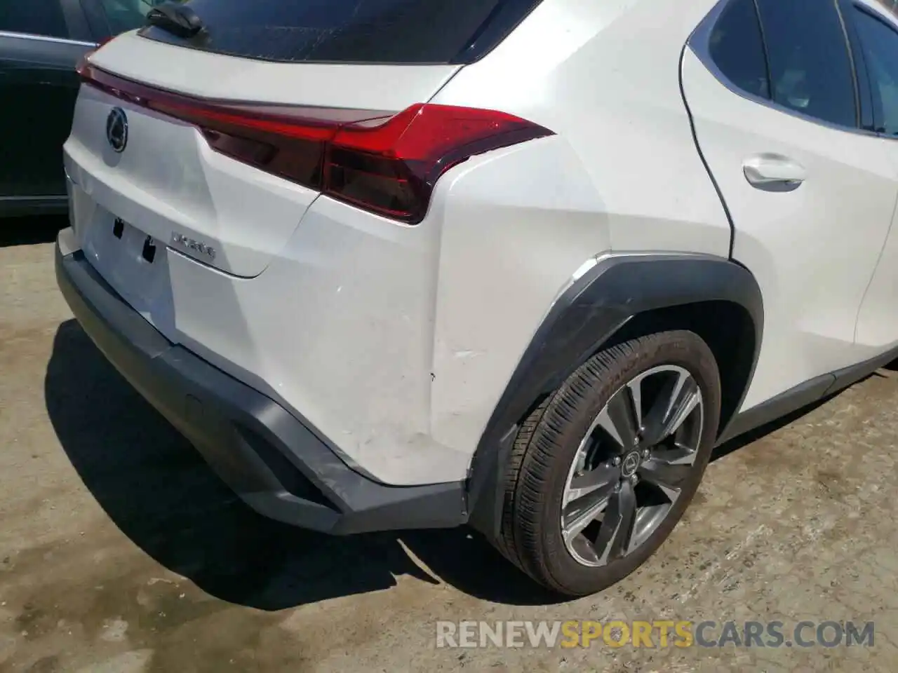 9 Фотография поврежденного автомобиля JTHX3JBH7L2029081 LEXUS UX 200 2020