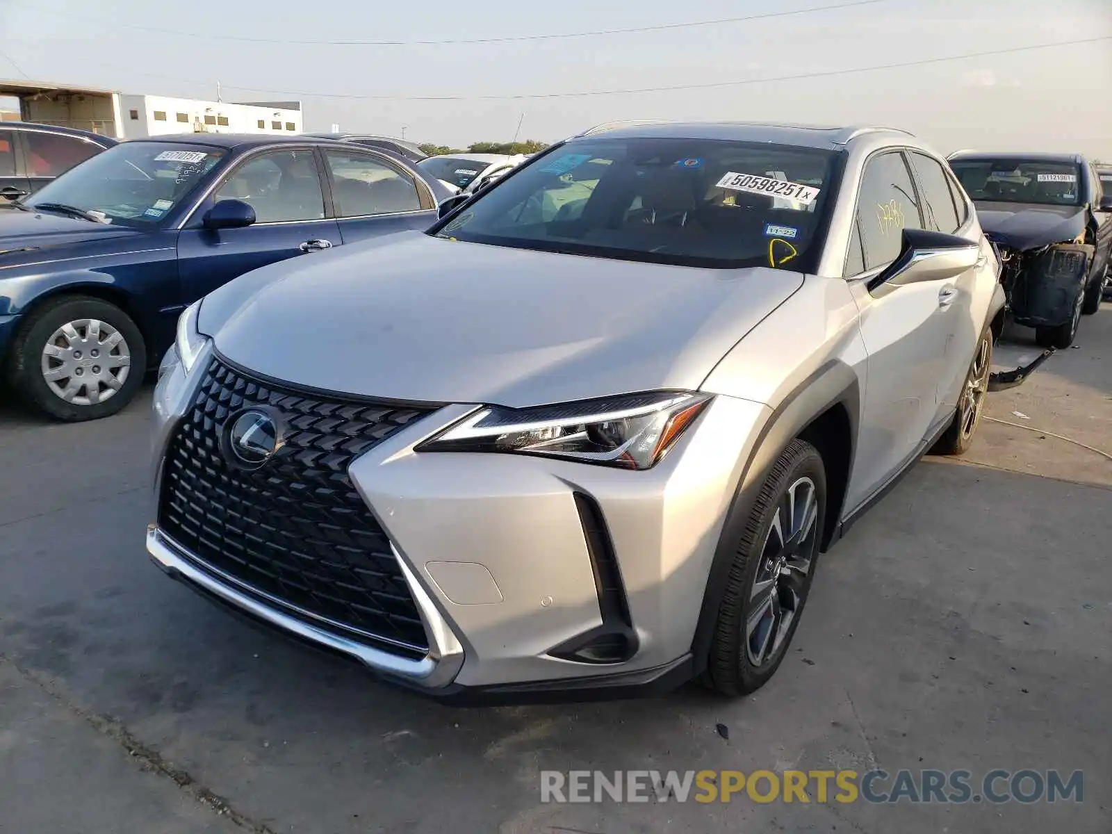 2 Фотография поврежденного автомобиля JTHX3JBHXL2030094 LEXUS UX 200 2020