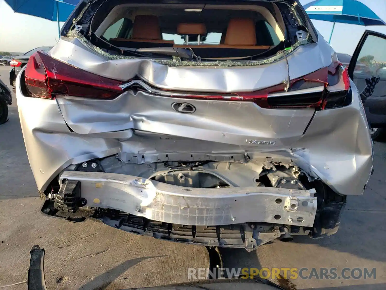 9 Photograph of a damaged car JTHX3JBHXL2030094 LEXUS UX 200 2020