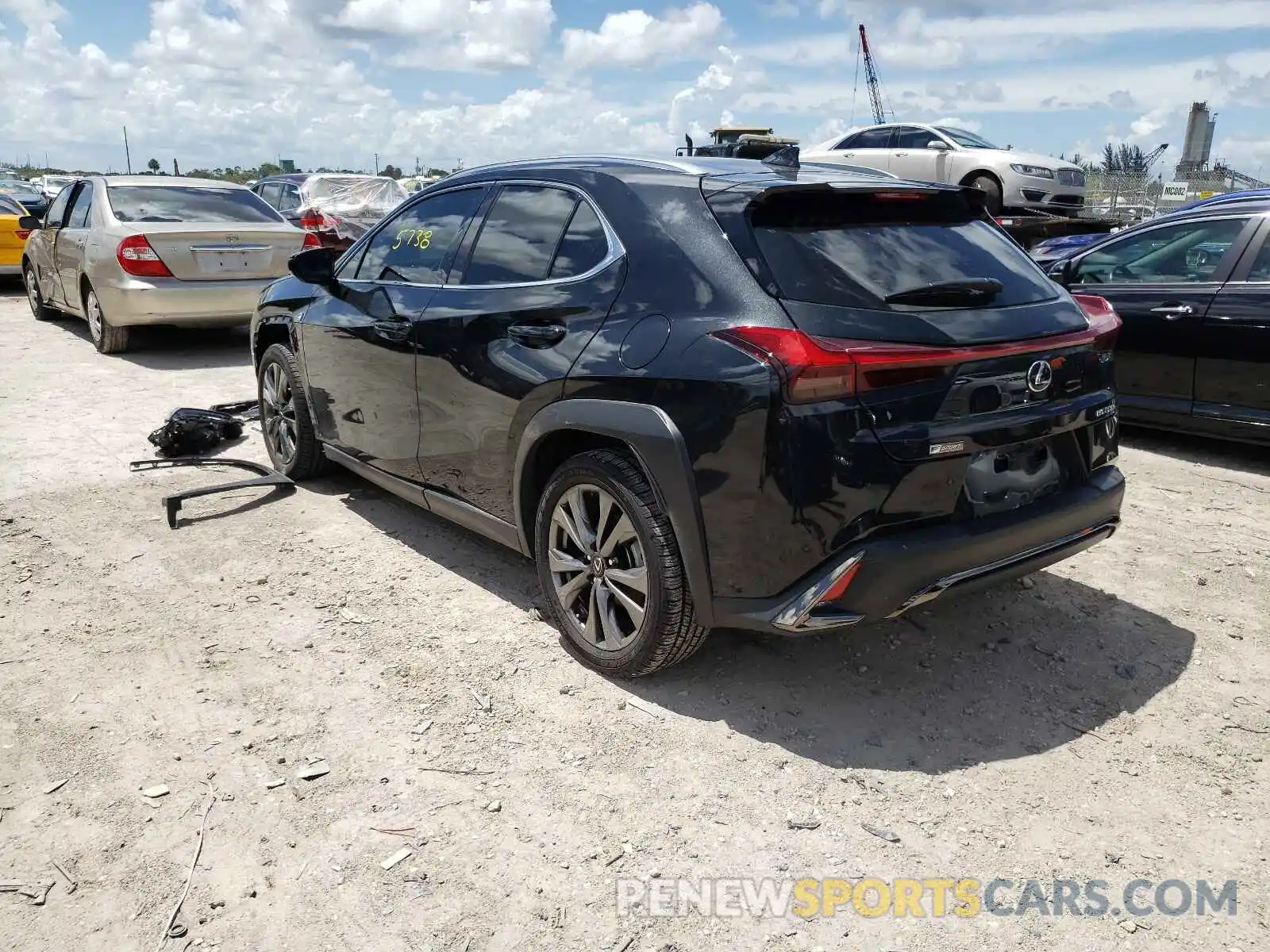 3 Фотография поврежденного автомобиля JTHE3JBH9M2032265 LEXUS UX 200 2021