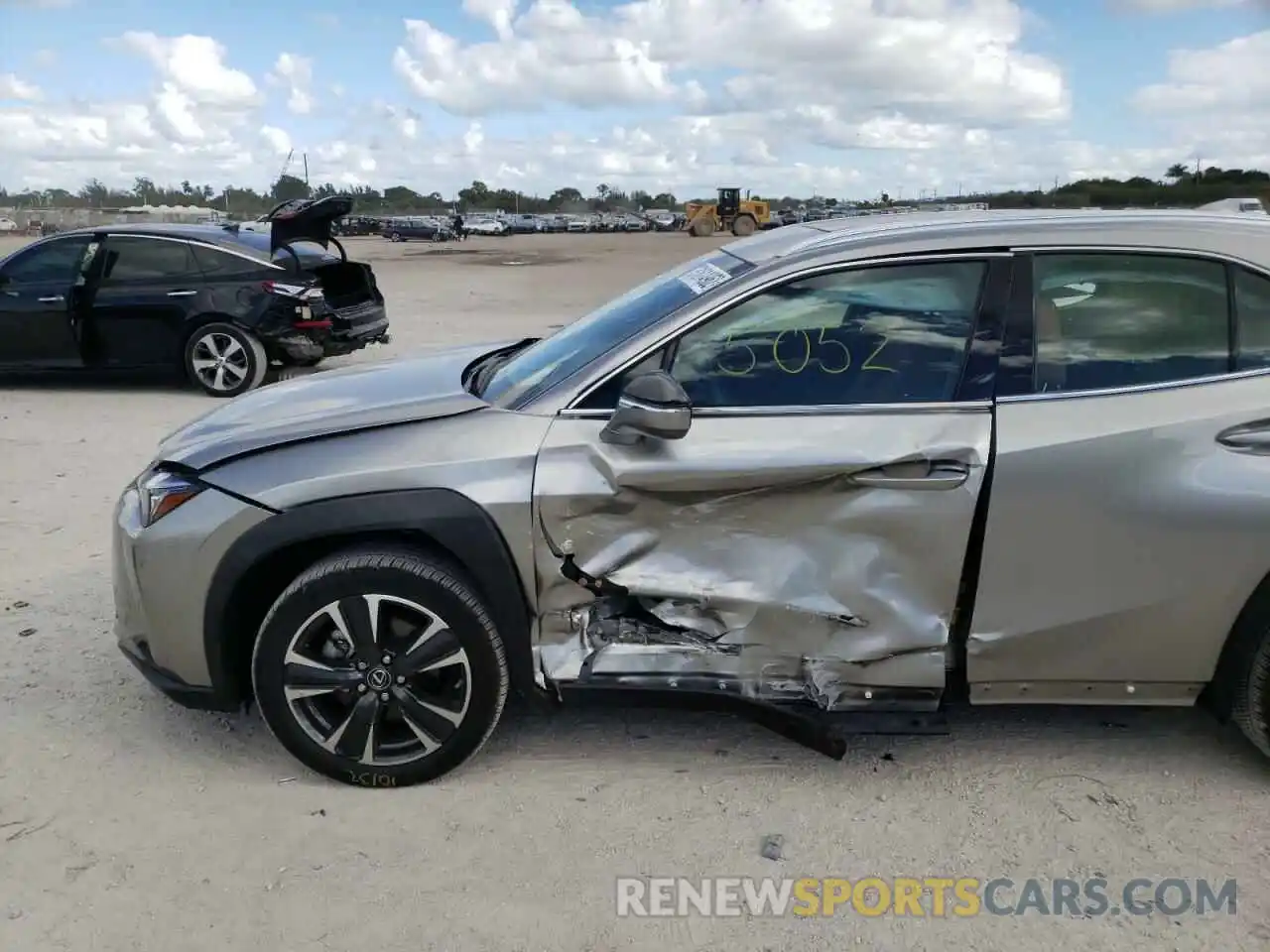 9 Photograph of a damaged car JTHP3JBH4M2037964 LEXUS UX 200 2021