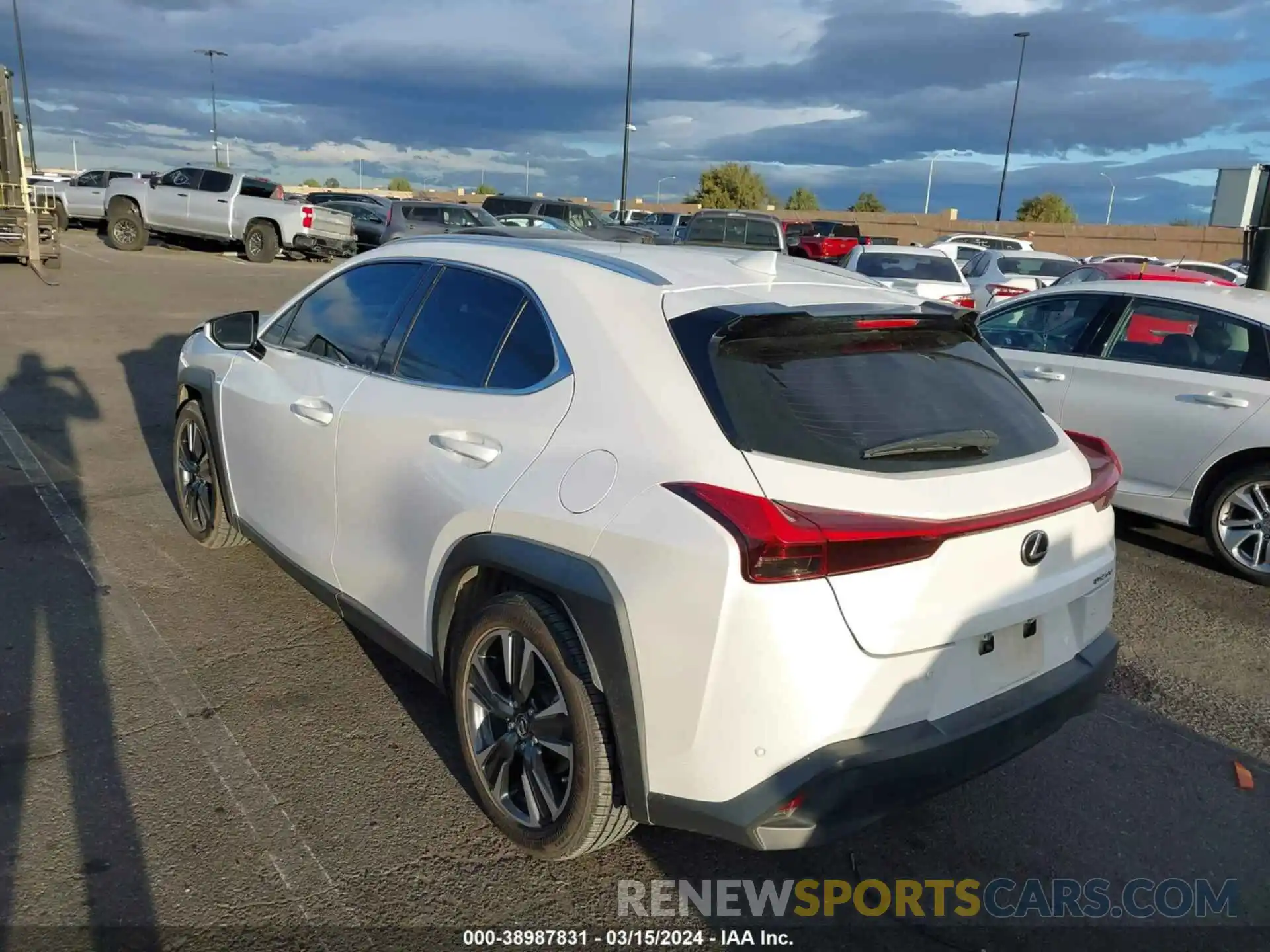 3 Фотография поврежденного автомобиля JTHX3JBH3M2035753 LEXUS UX 200 2021