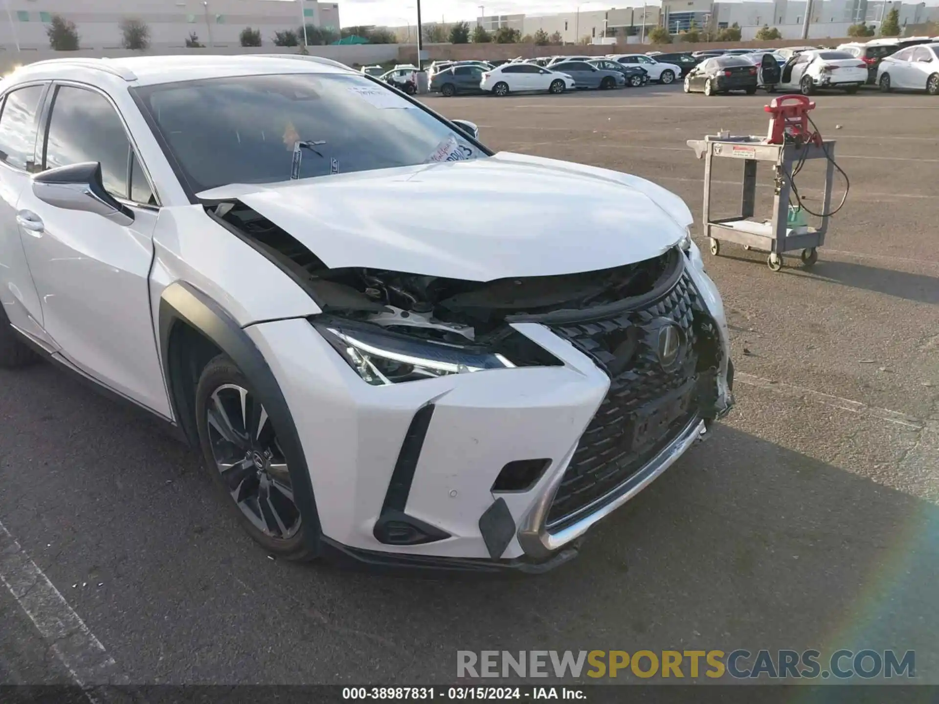 6 Фотография поврежденного автомобиля JTHX3JBH3M2035753 LEXUS UX 200 2021