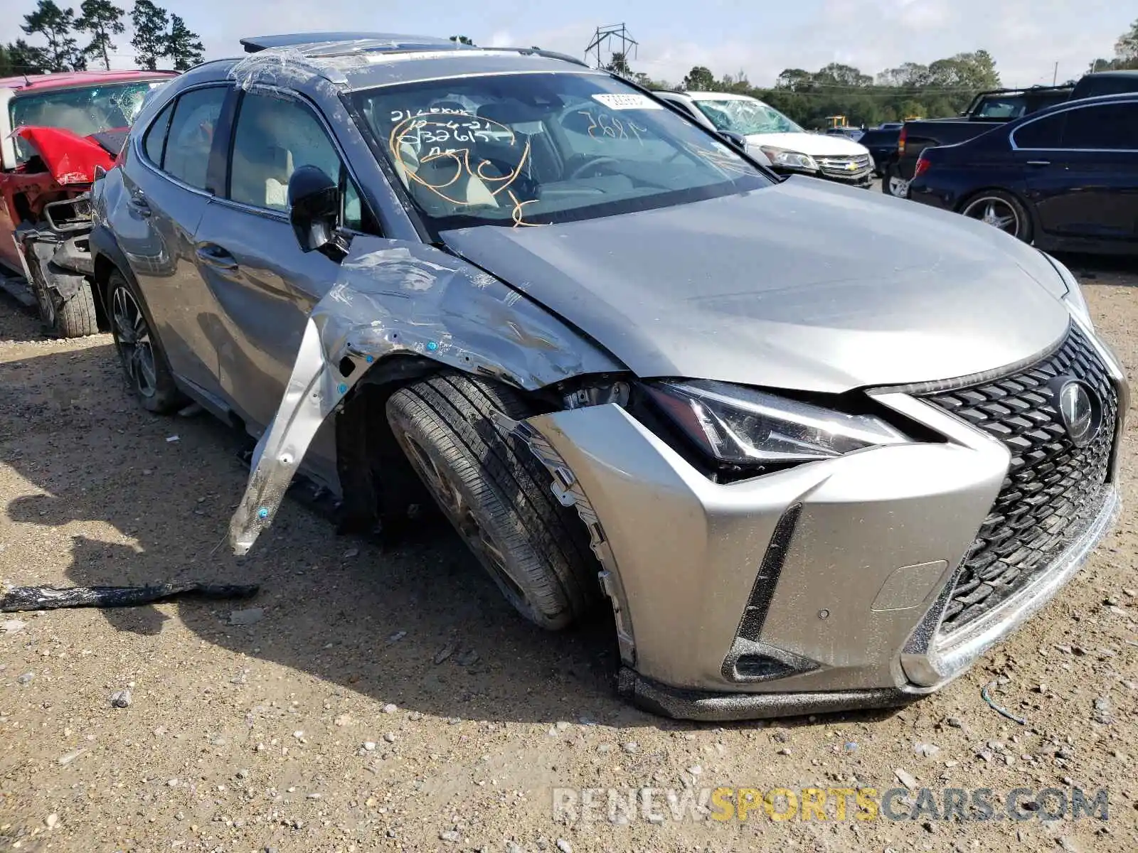 1 Фотография поврежденного автомобиля JTHX3JBH9M2032615 LEXUS UX 200 2021