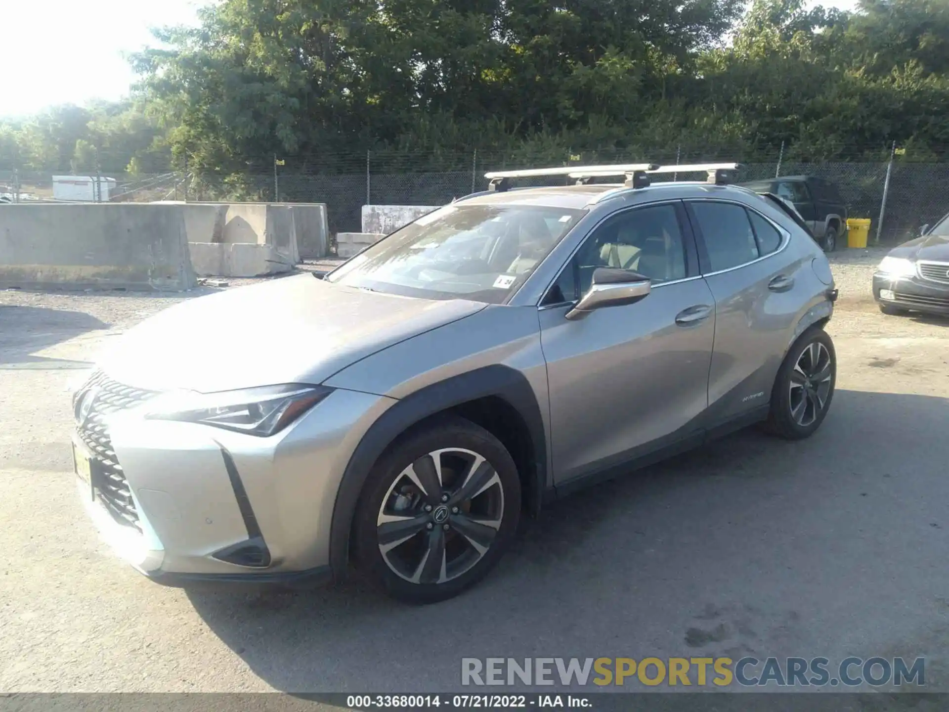 2 Фотография поврежденного автомобиля JTHU9JBH0K2000828 LEXUS UX 2019