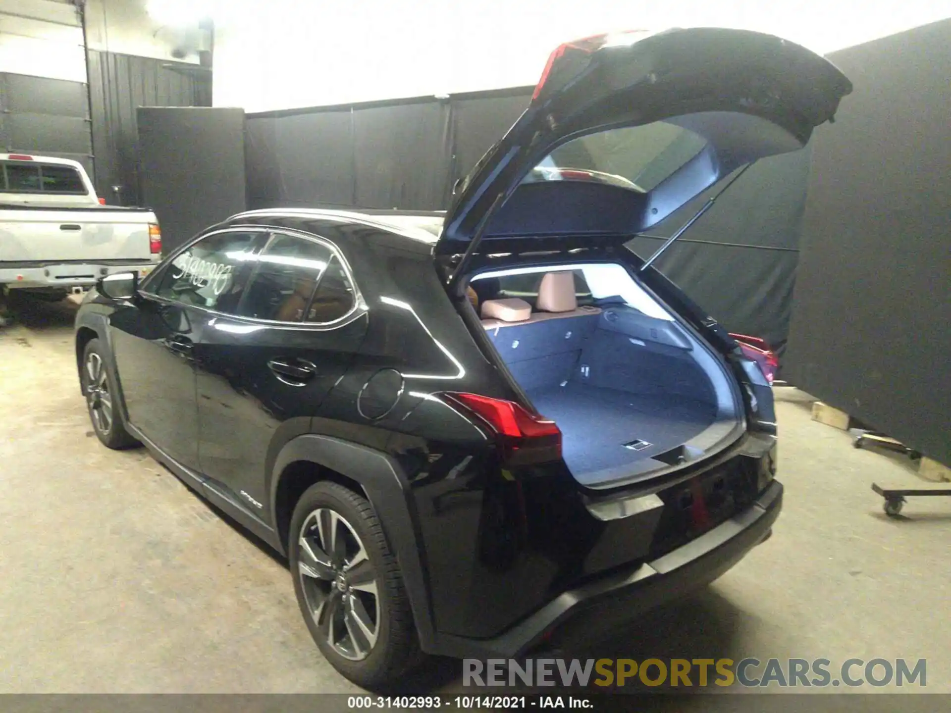 3 Фотография поврежденного автомобиля JTHU9JBH2K2007134 LEXUS UX 2019